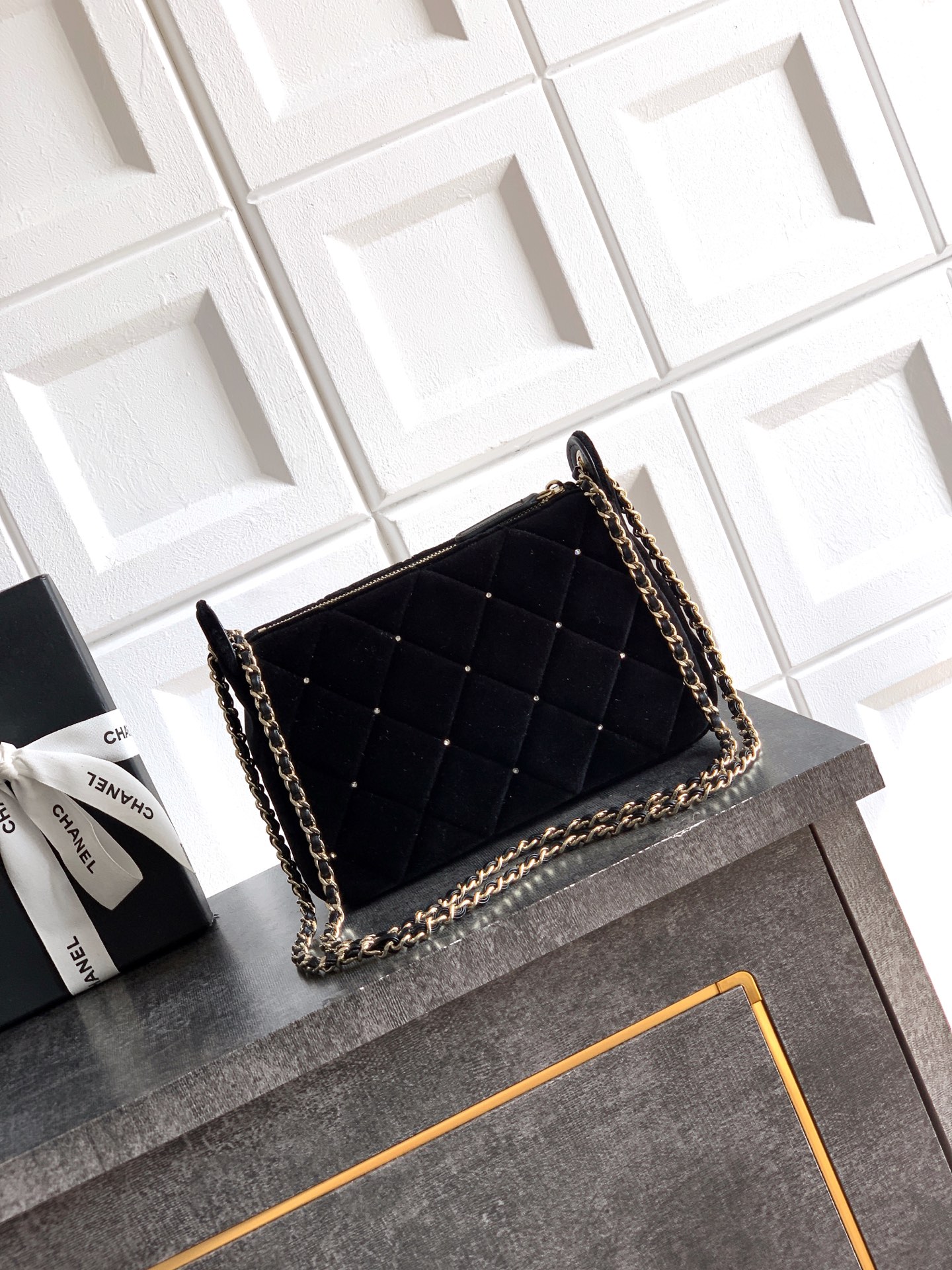 Chanel Basic Bag Black M-l-s