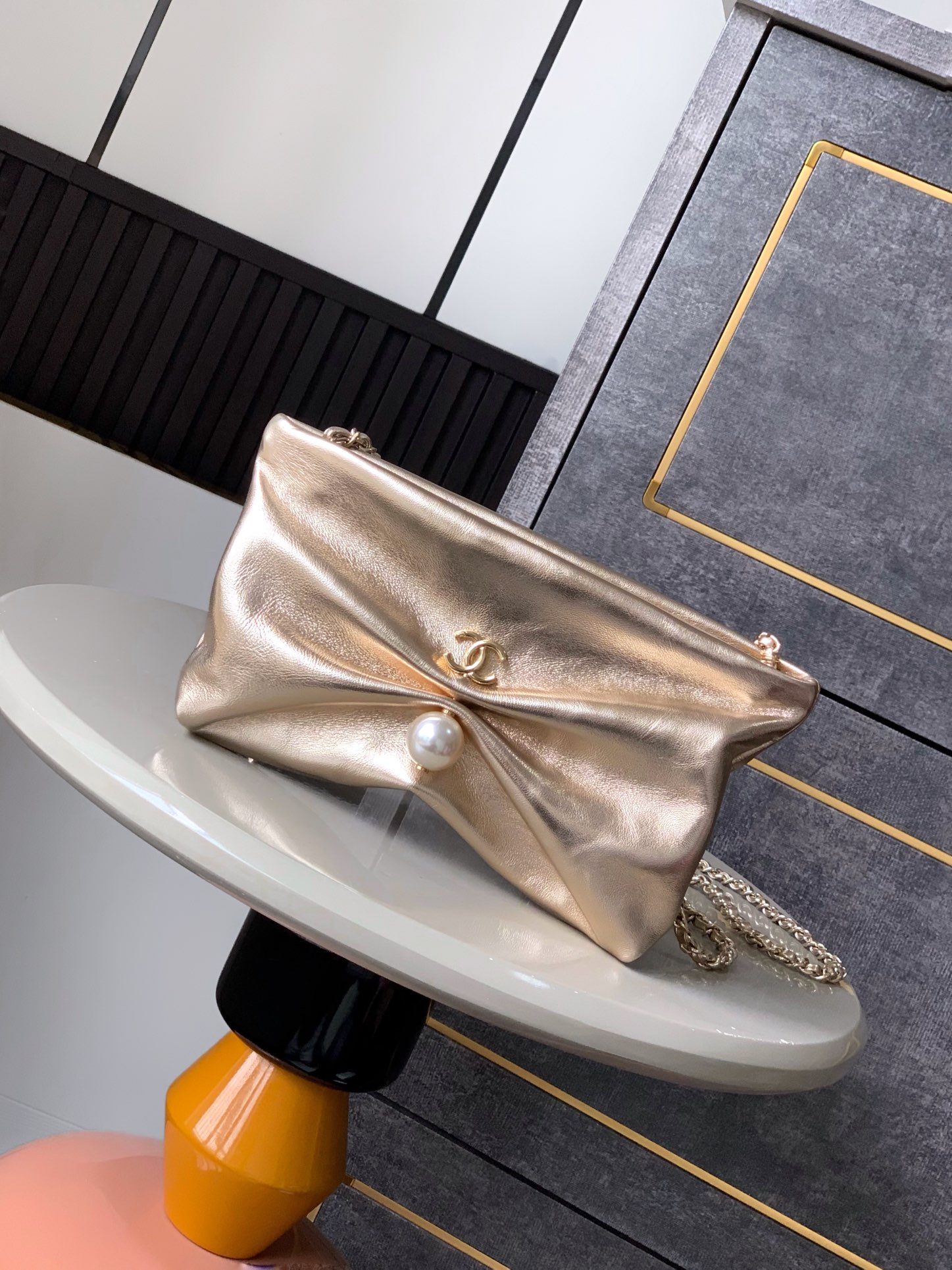 Chanel Tote Bag Gold M-l-s