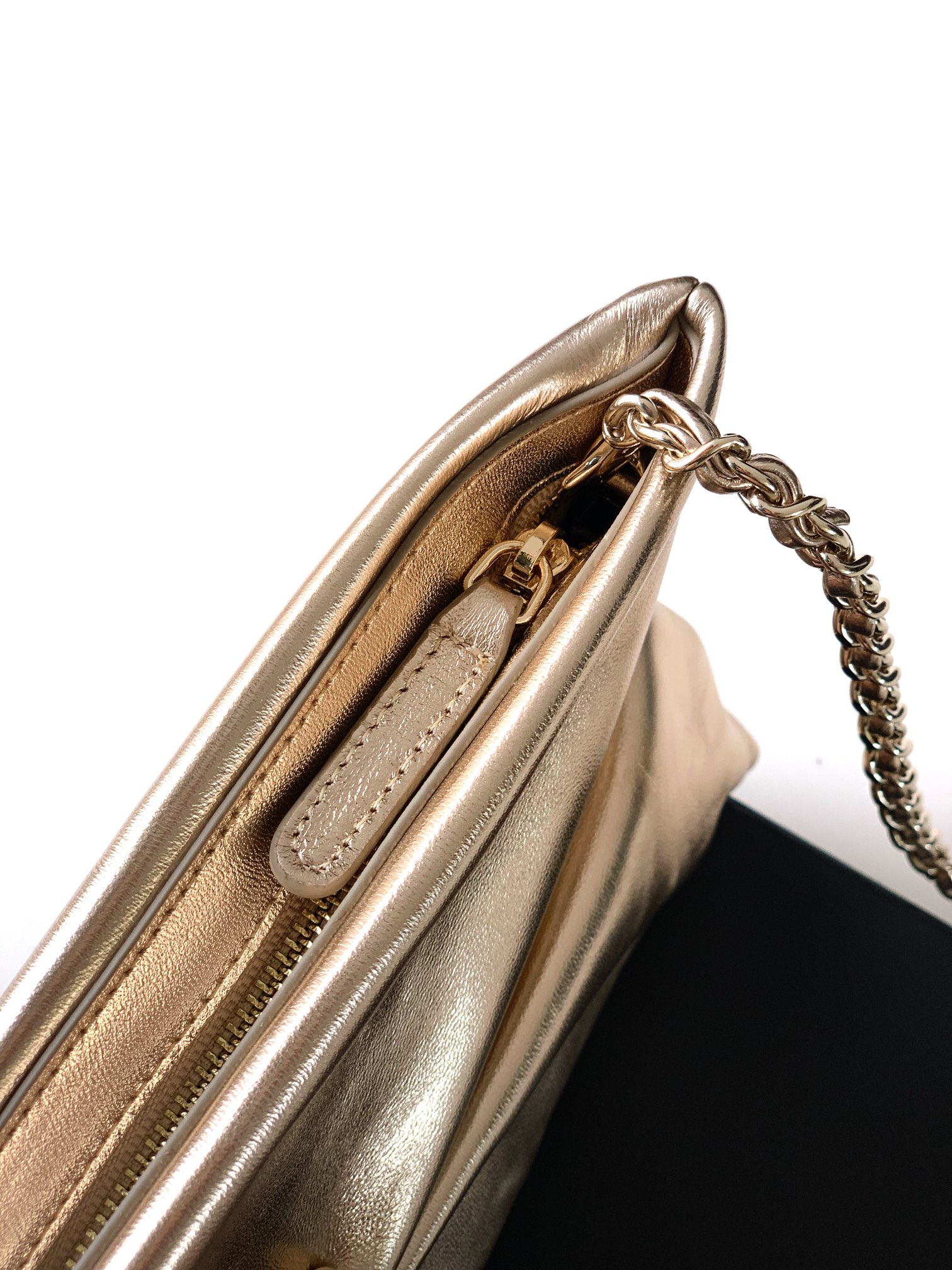 Chanel Tote Bag Gold M-l-s