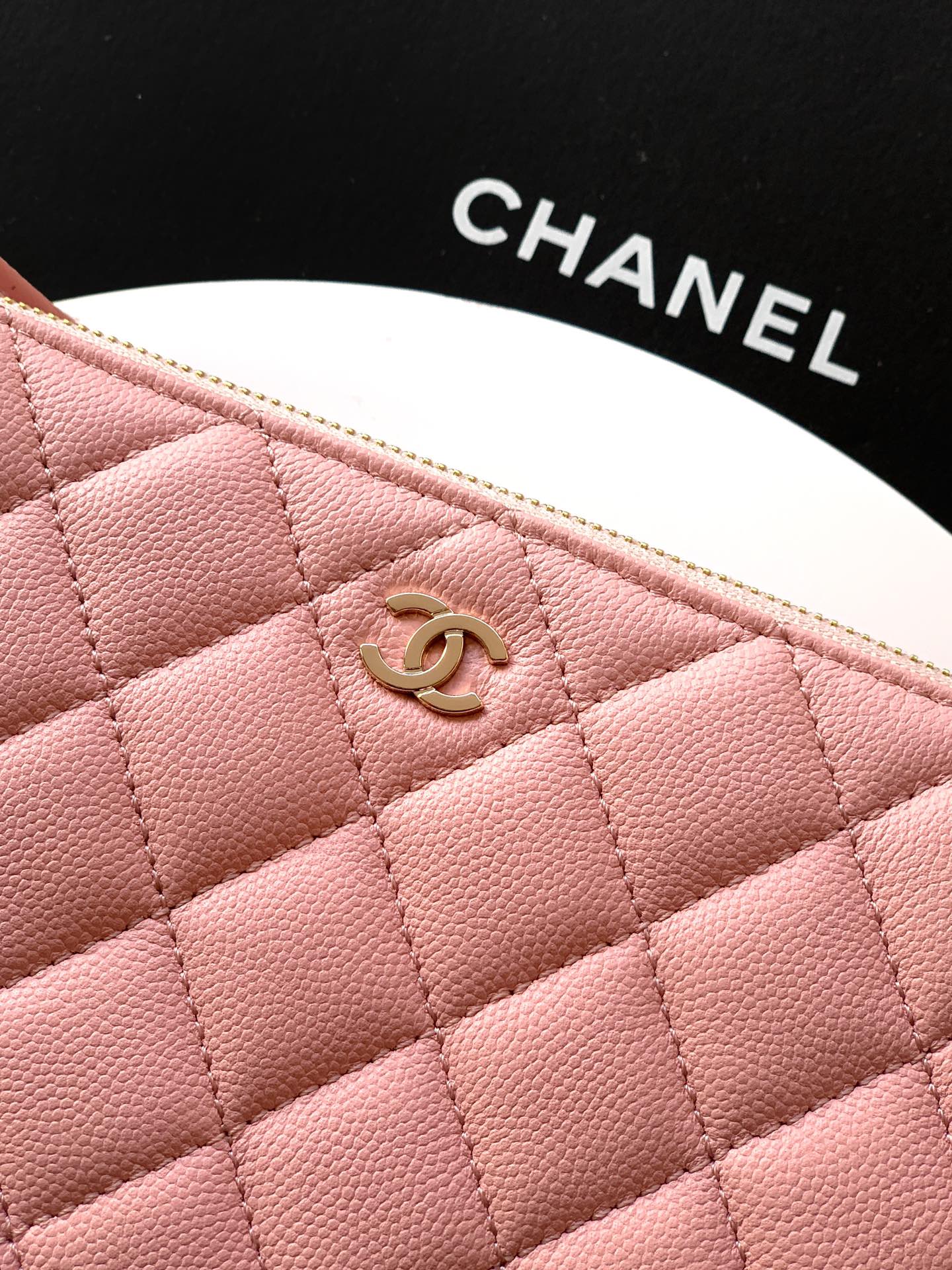 Chanel Basic Bag Cow Leather Pink M-l