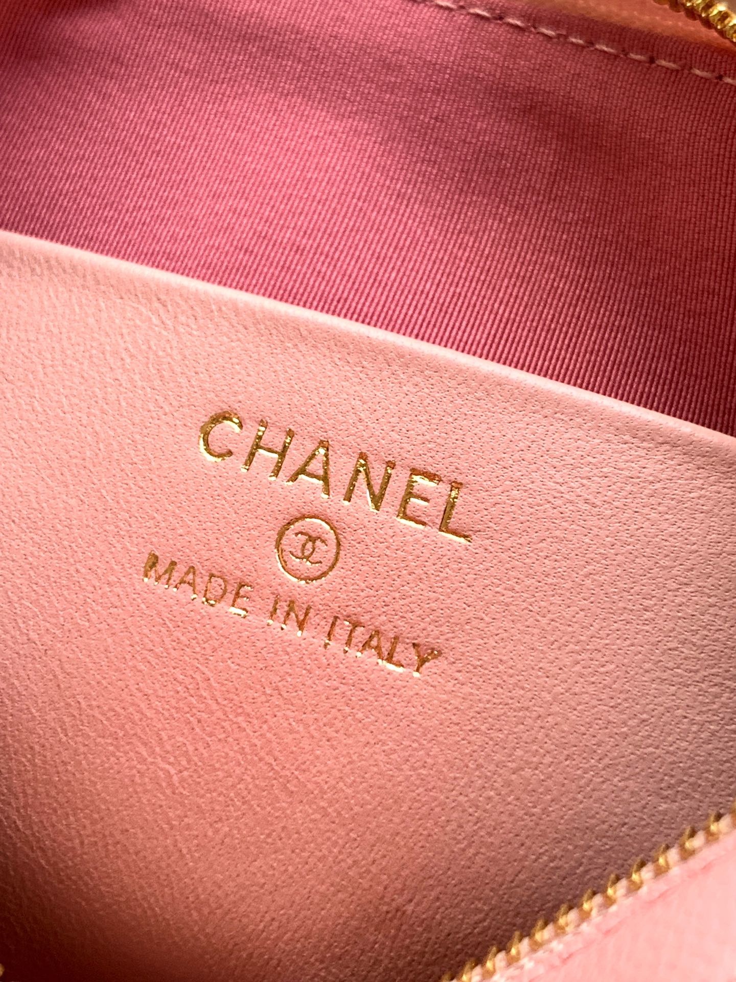 Chanel Basic Bag Cow Leather Pink M-l