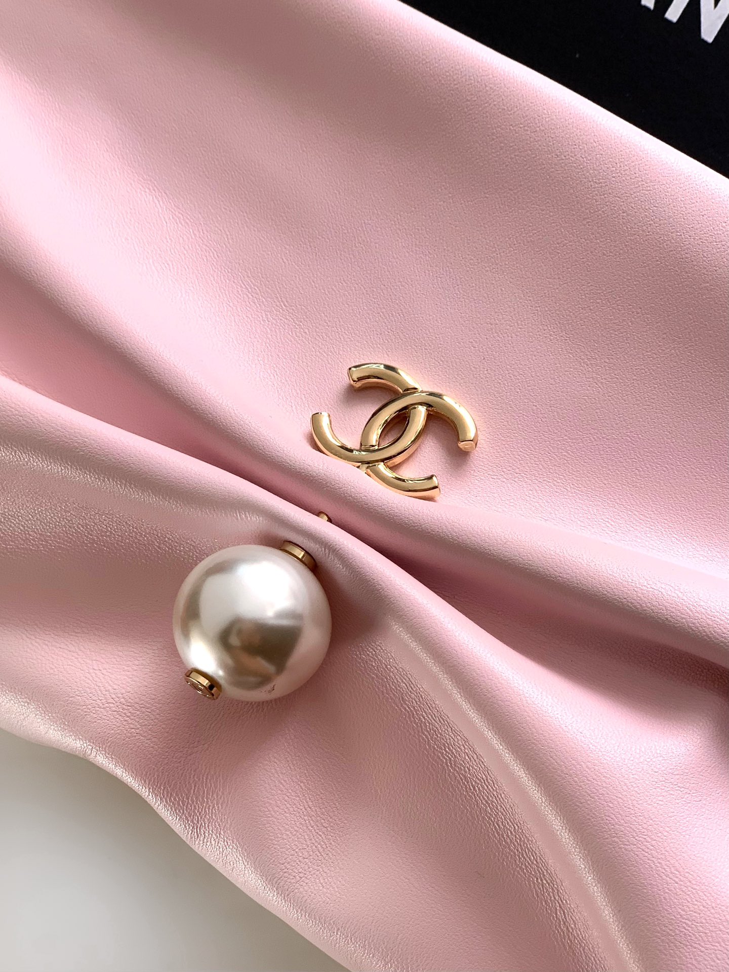 Chanel Tote Bag Gold M-l-s