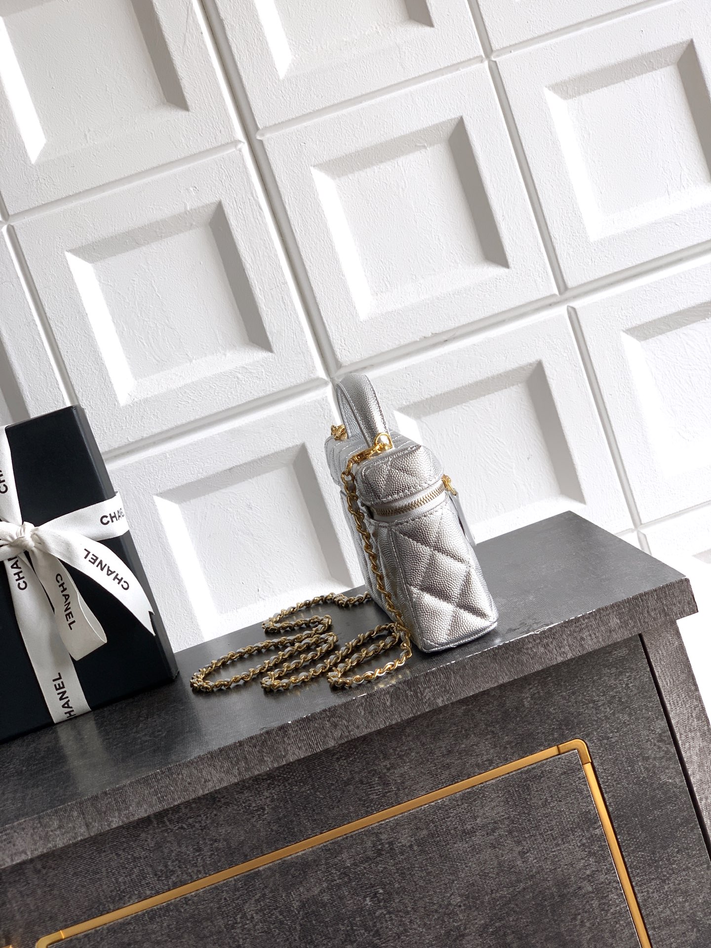 Chanel Basic Bag Black M-l