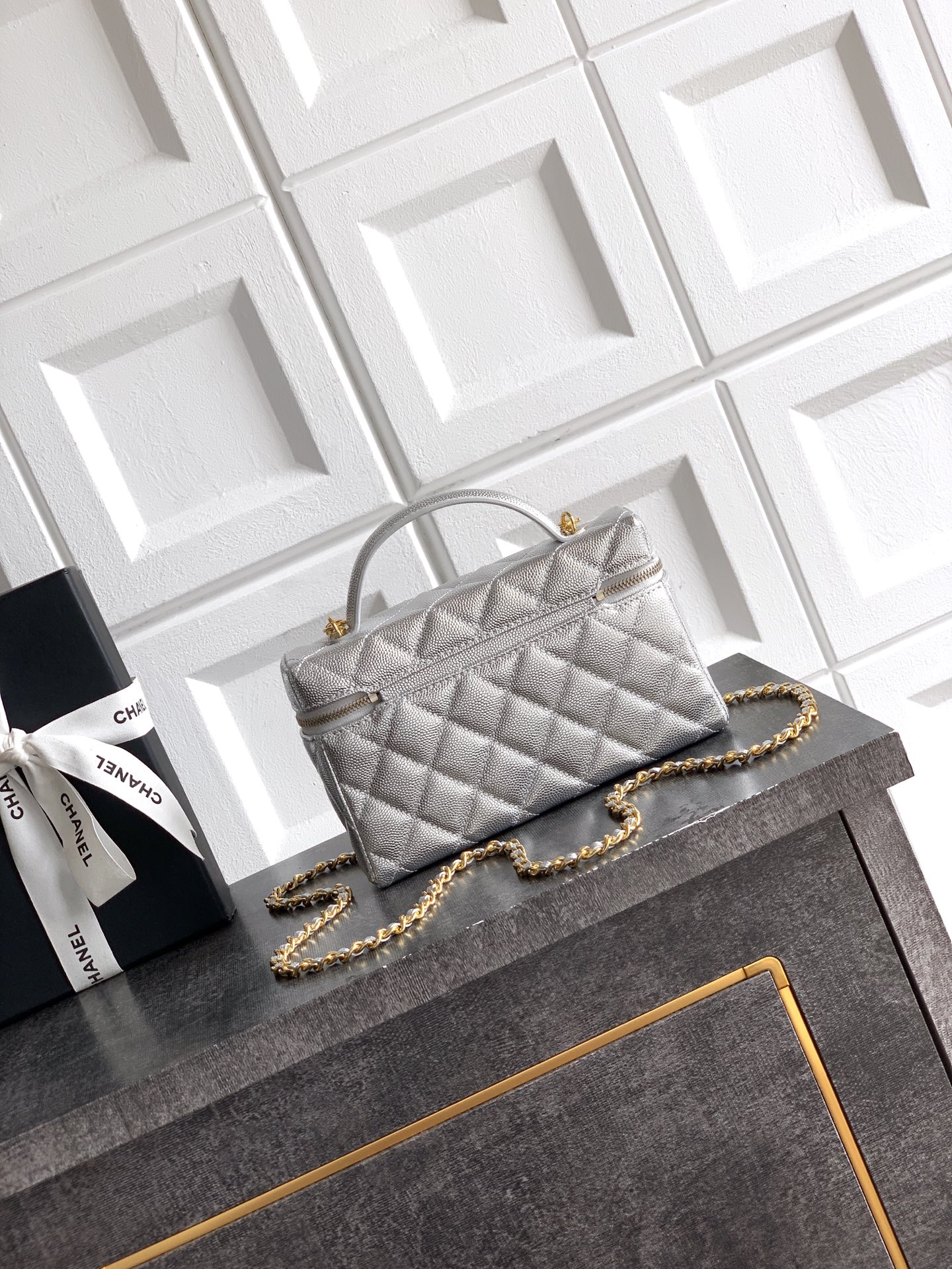 Chanel Basic Bag Black M-l