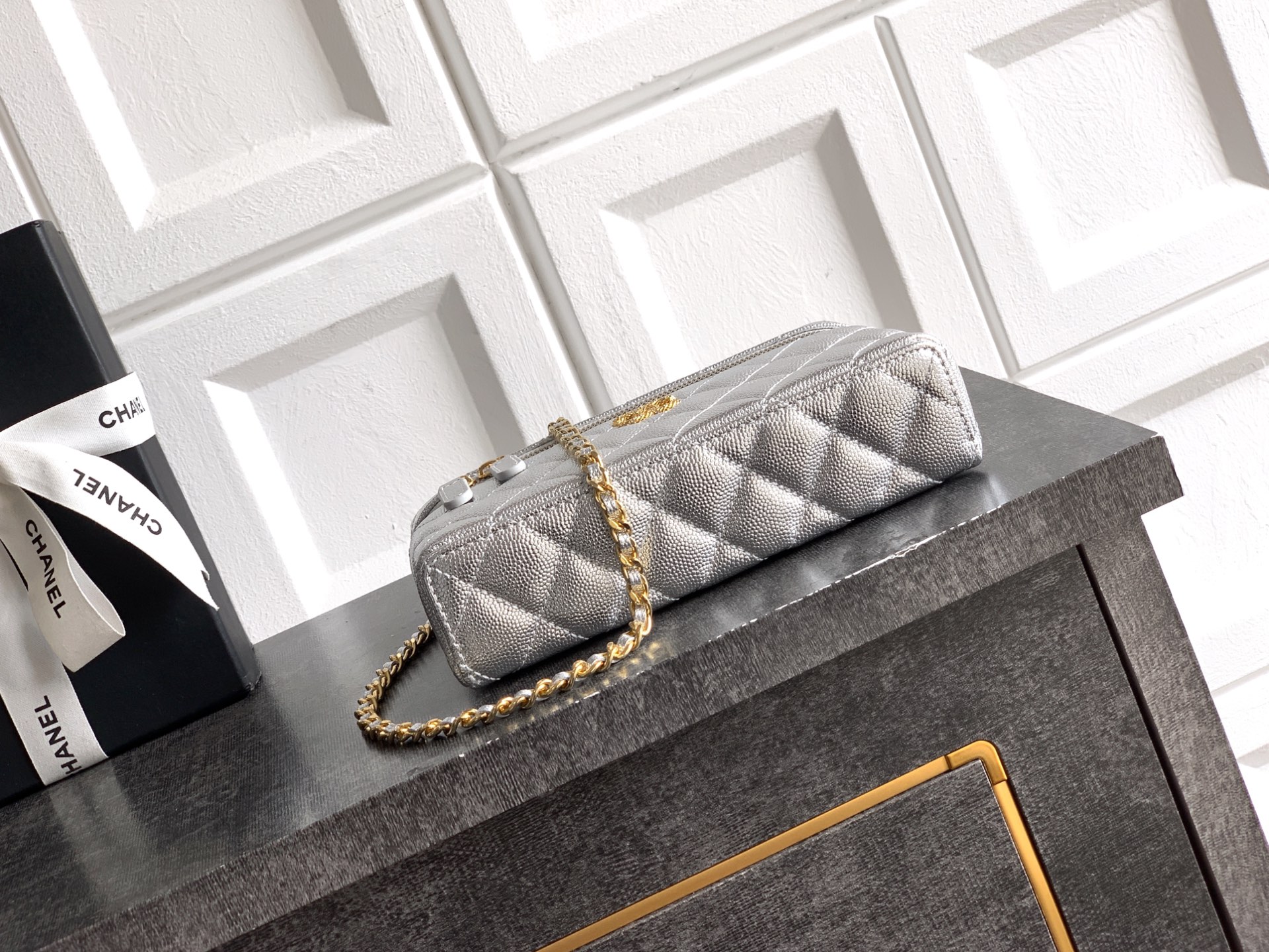 Chanel Basic Bag Black M-l