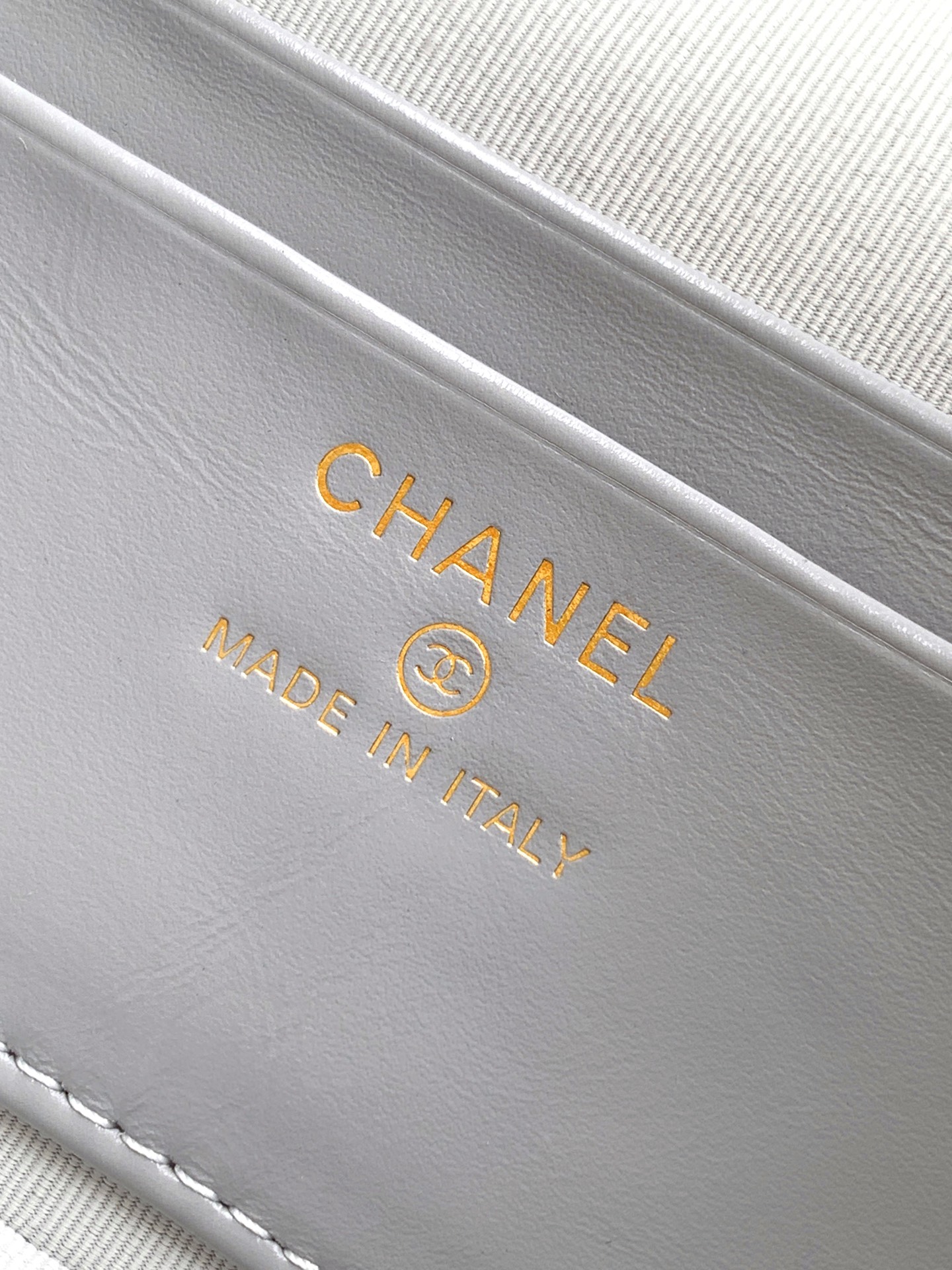 Chanel Basic Bag Black M-l