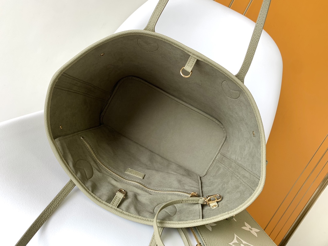 Louis Vuitton Basic Bag M-l