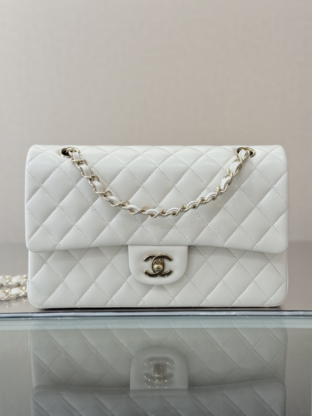 Chanel Basic Bag Sheepskin White 25cm-l-s