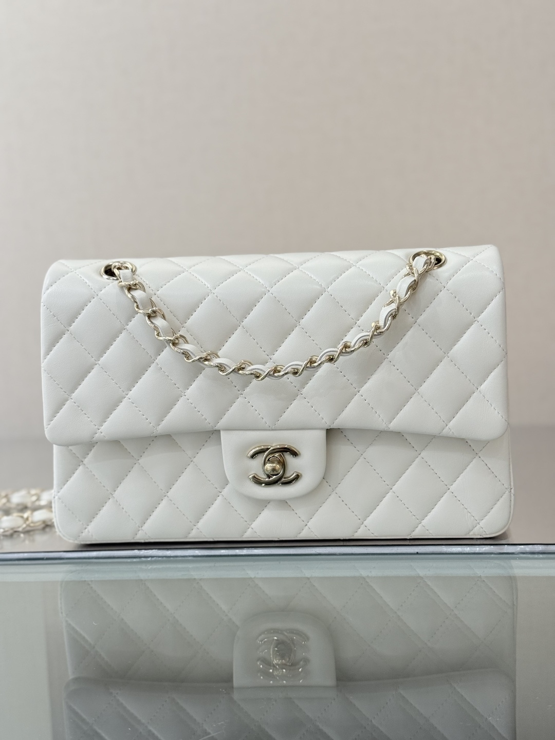 Chanel Basic Bag Sheepskin White 25cm-l-s