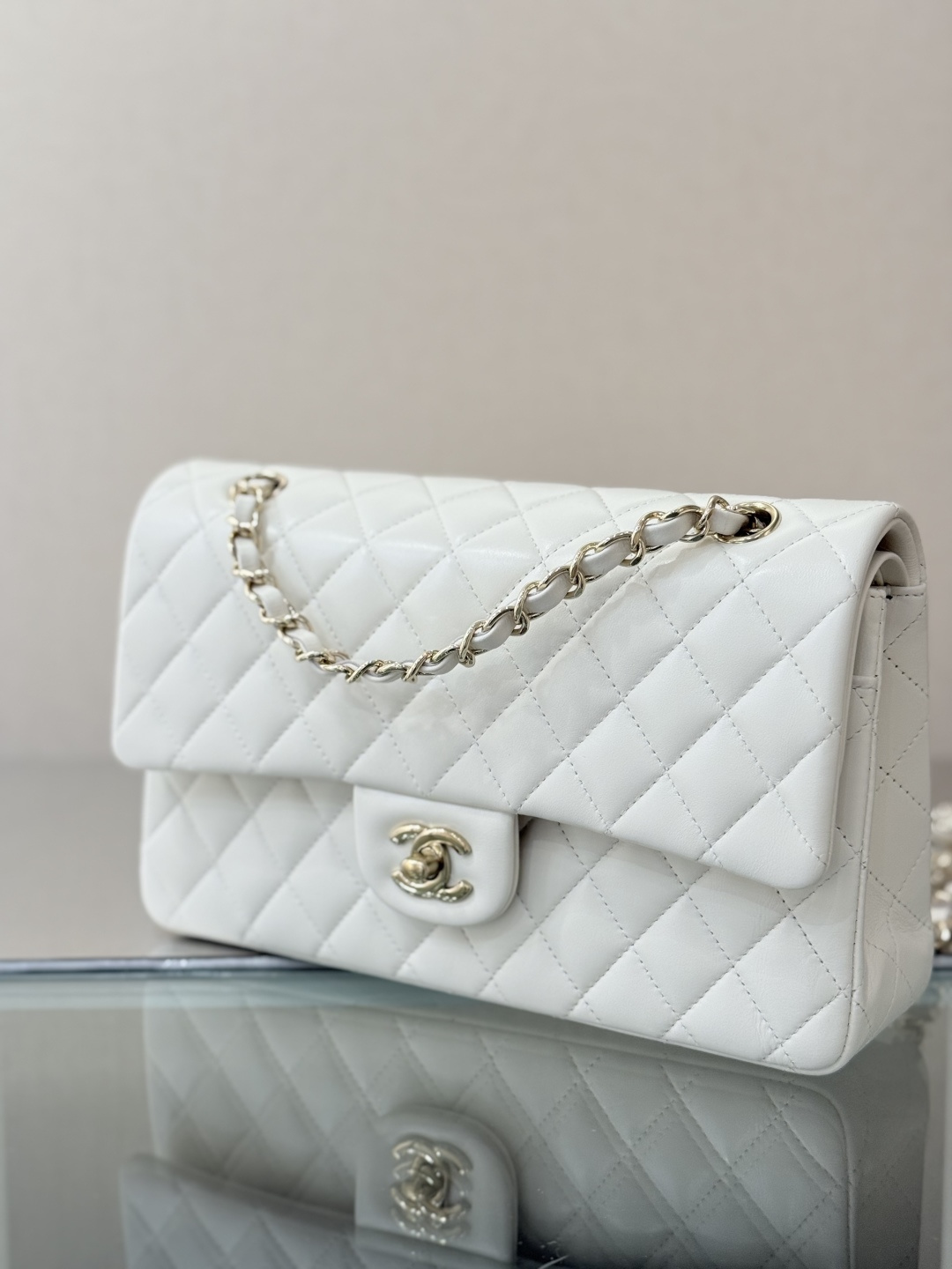 Chanel Basic Bag Sheepskin White 25cm-l-s