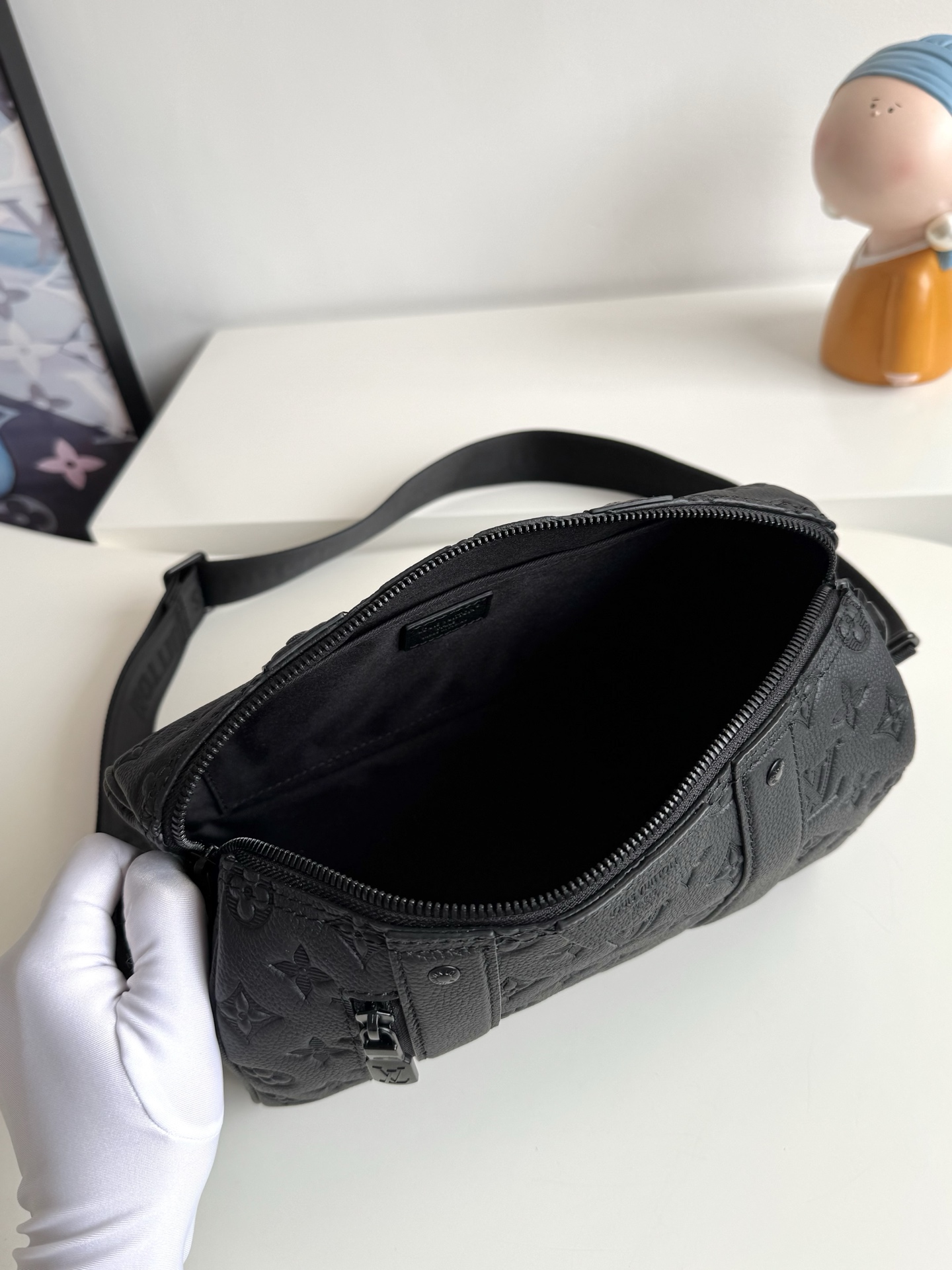 Louis Vuitton Basic Bag Cow Leather 15cm-m-l-s