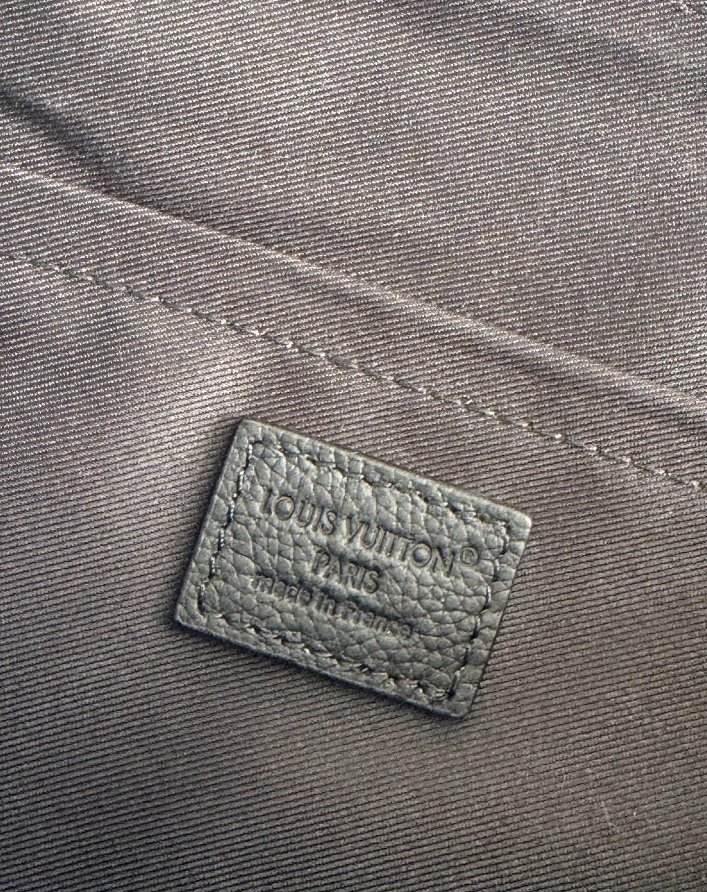 Louis Vuitton Basic Bag Cow Leather 15cm-m-l-s