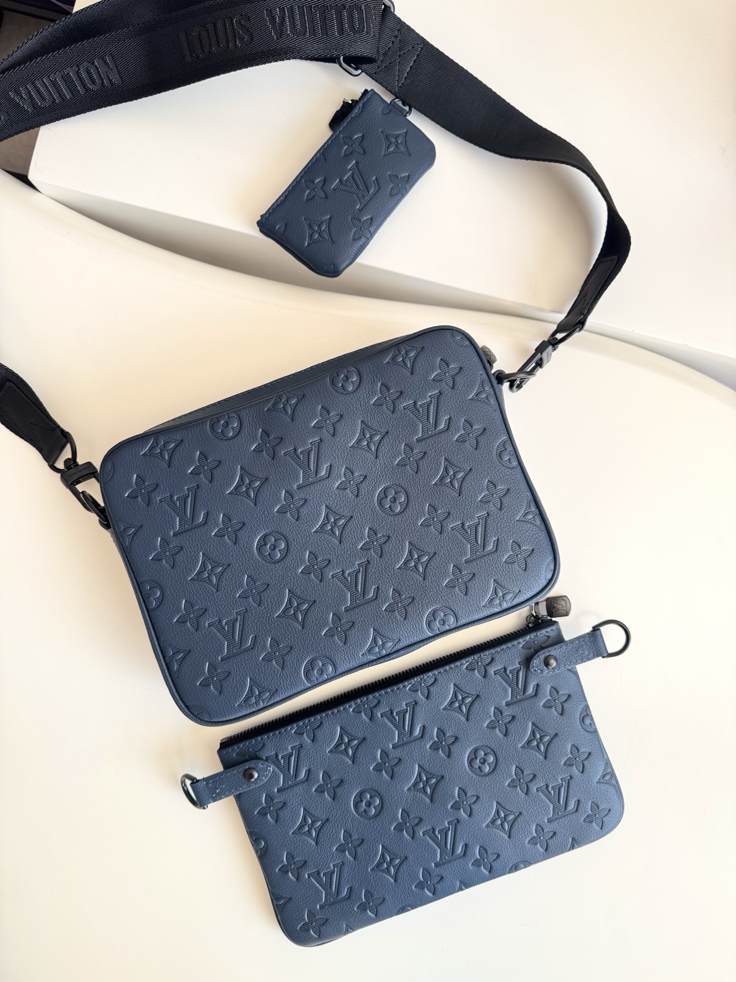 Louis Vuitton Messenger Bag Cow Leather M-s