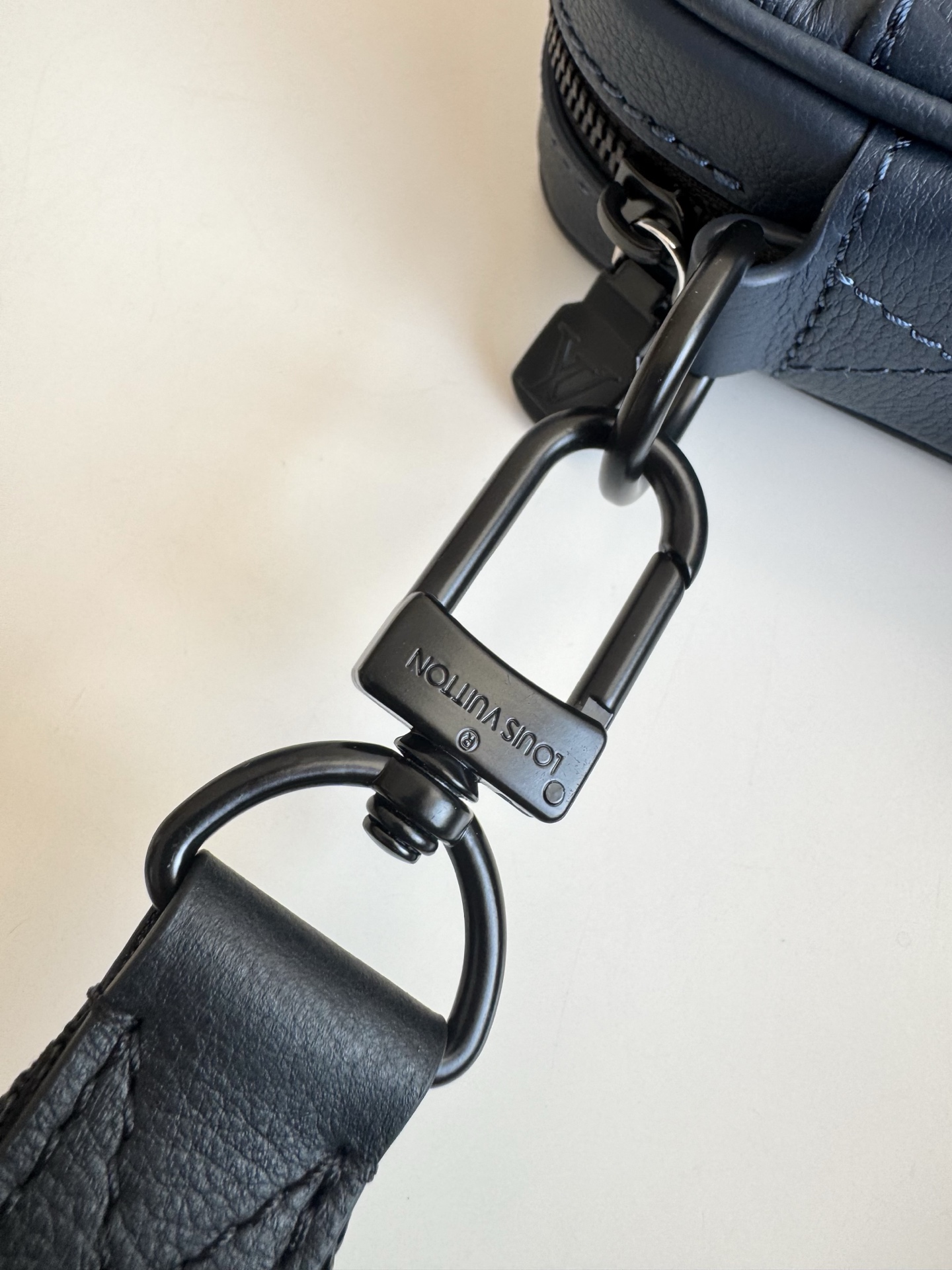 Louis Vuitton Messenger Bag Cow Leather M-s