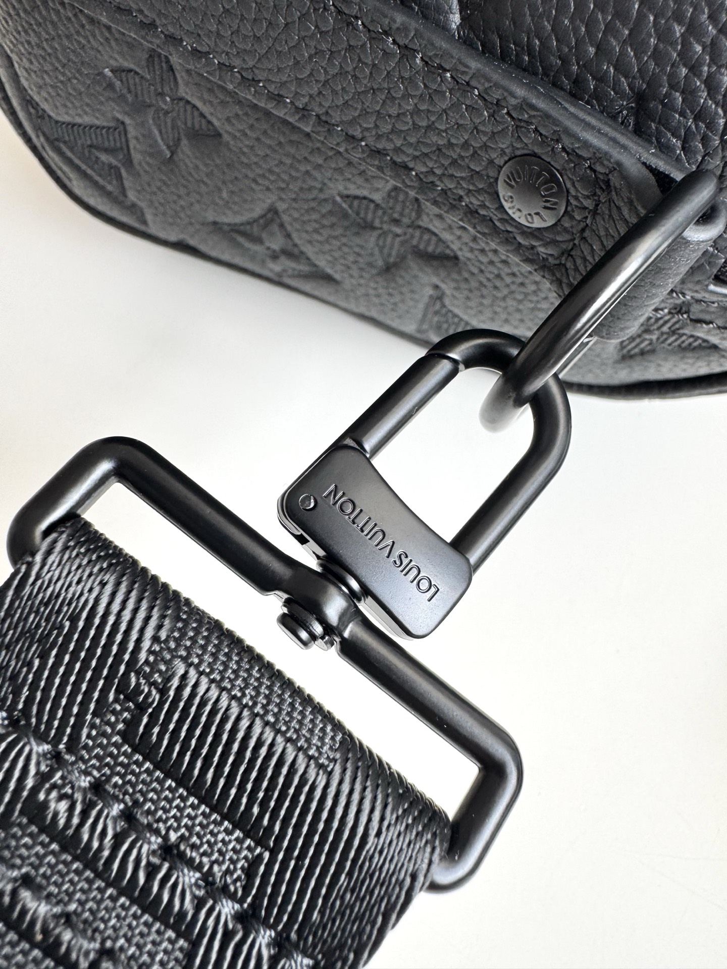 Louis Vuitton Basic Bag Cow Leather 15cm-m-l-s