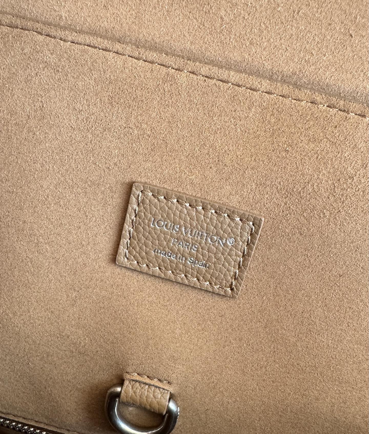 Louis Vuitton Basic Bag Cow Leather 14cm-m-l-s