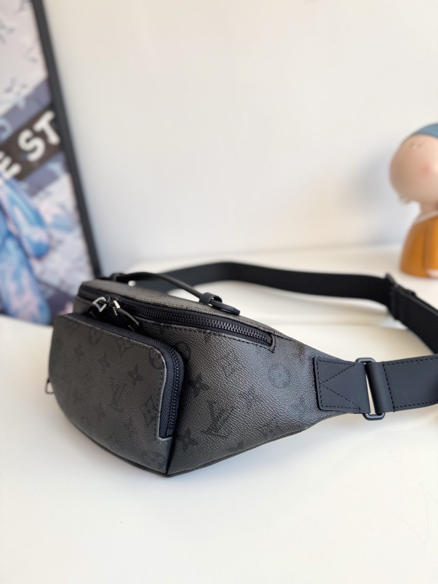 Louis Vuitton Basic Bag Canvas M-s