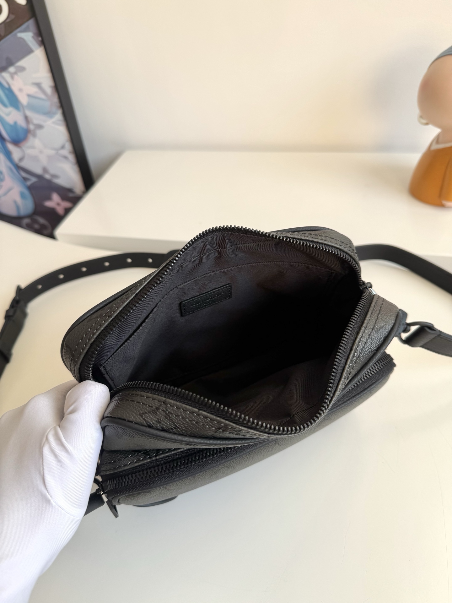 Louis Vuitton Crossbody Bag Canvas 11cm-m-l