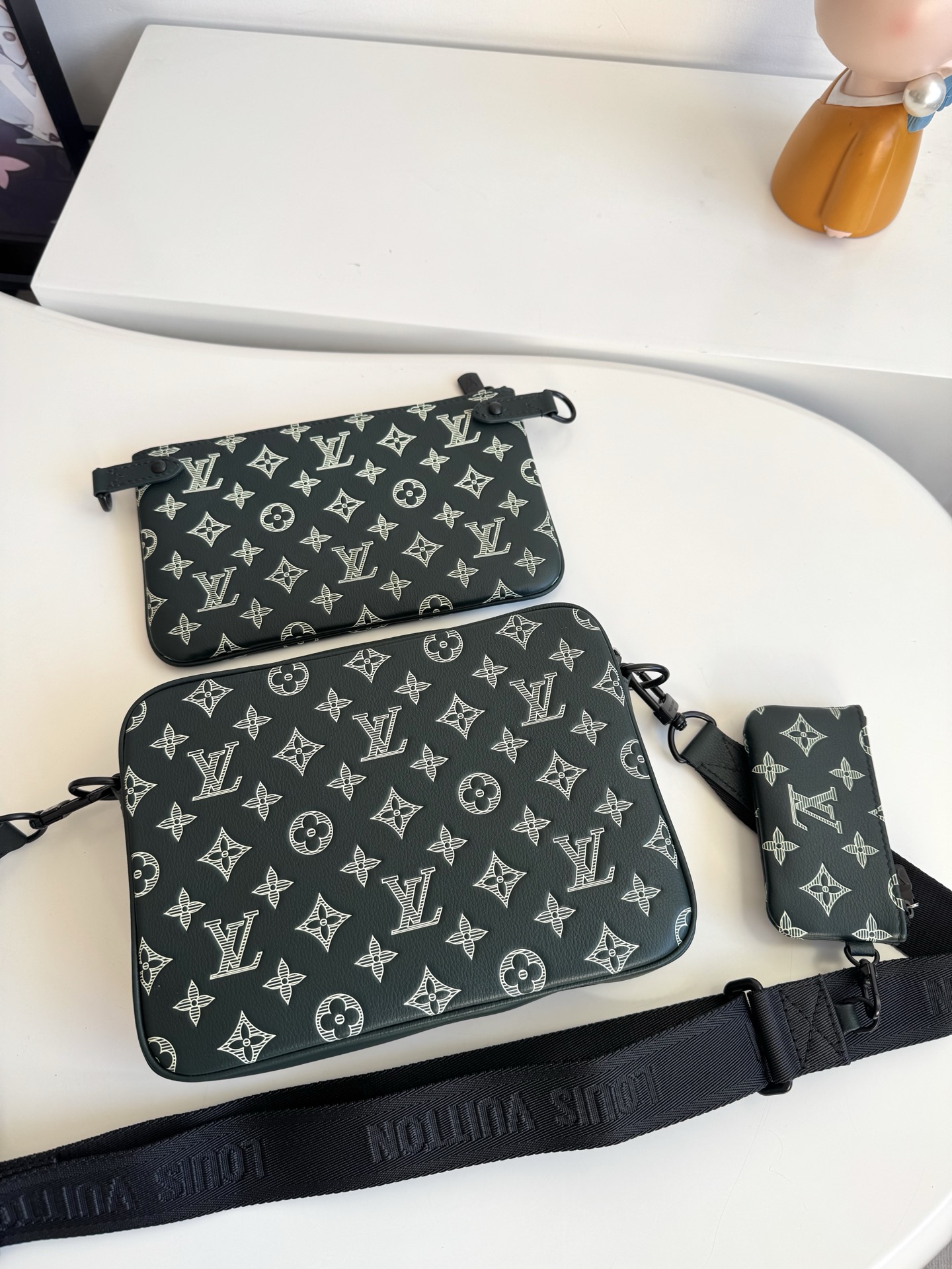 Louis Vuitton Messenger Bag Cow Leather M-s