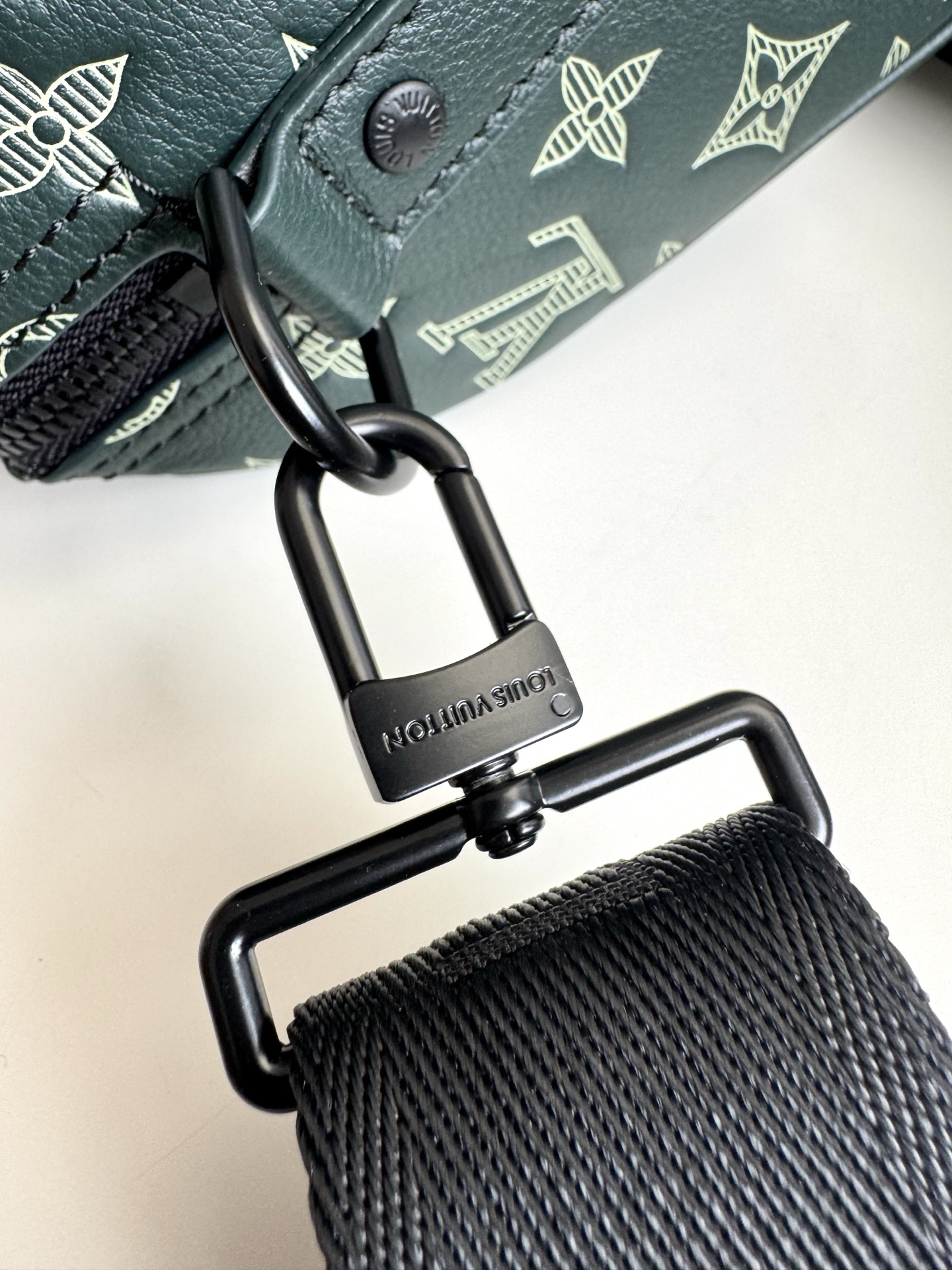 Louis Vuitton Basic Bag Cow Leather 15cm-m-l-s