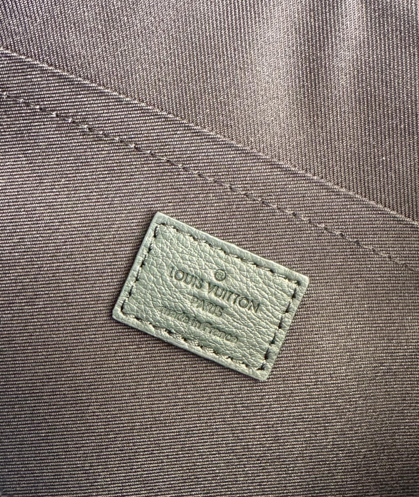 Louis Vuitton Basic Bag Cow Leather 15cm-m-l-s