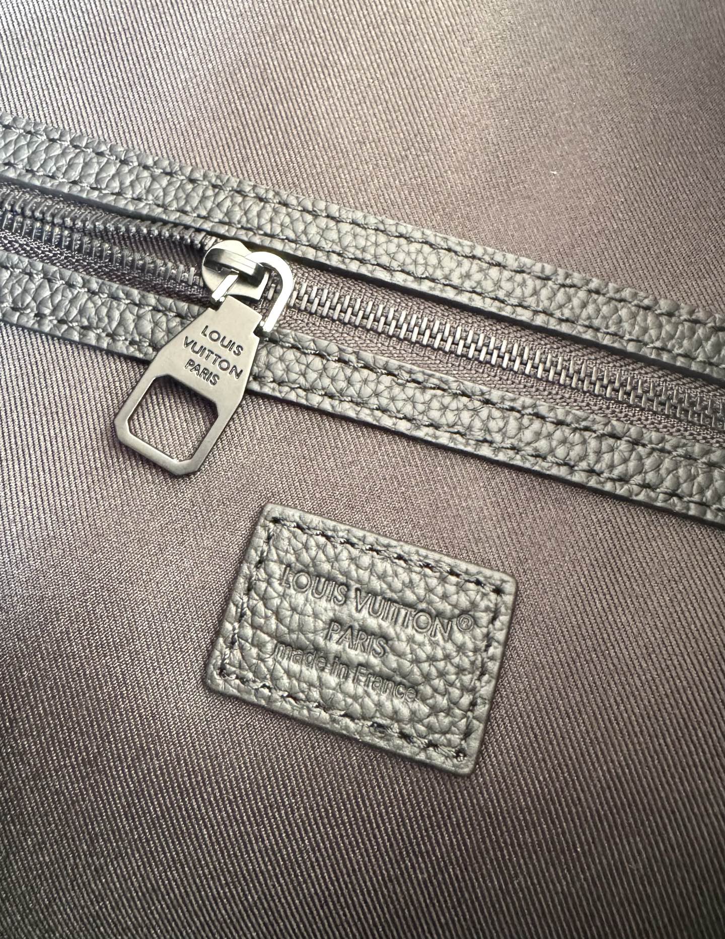 Louis Vuitton Basic Bag Cow Leather M