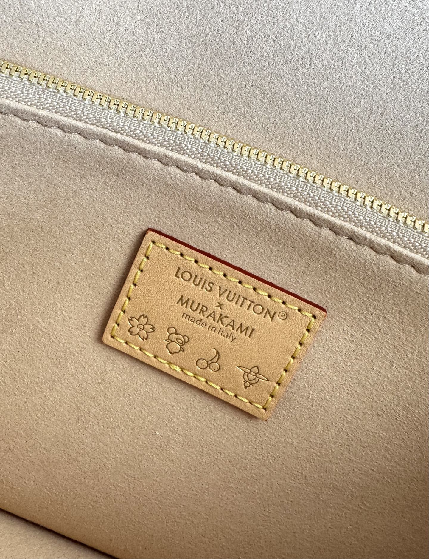 Louis Vuitton Basic Bag Cow Leather M