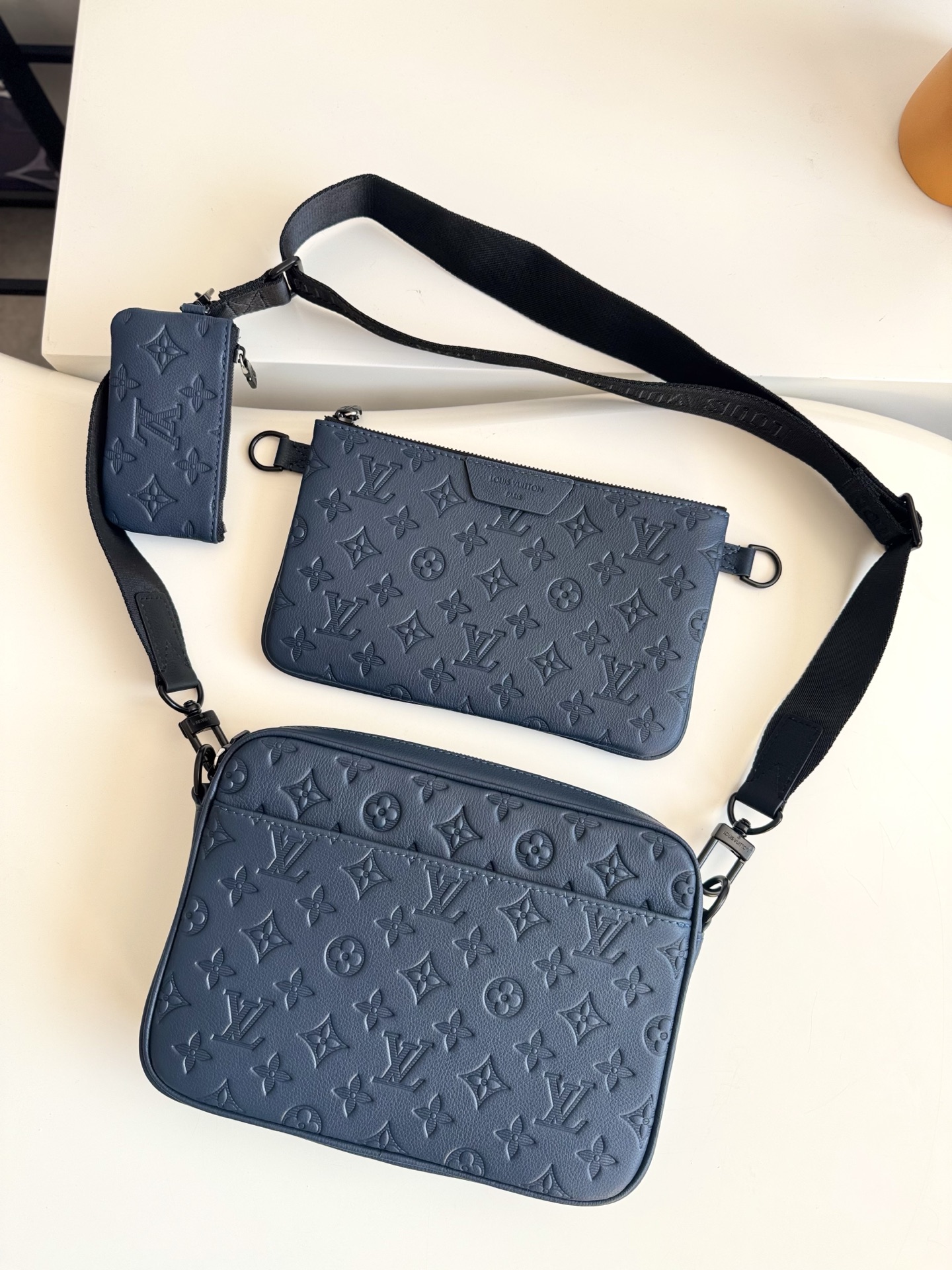 Louis Vuitton Messenger Bag Cow Leather M-s