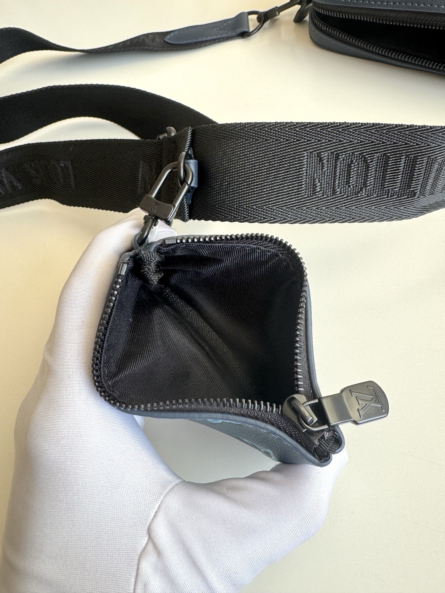 Louis Vuitton Messenger Bag Cow Leather M-s