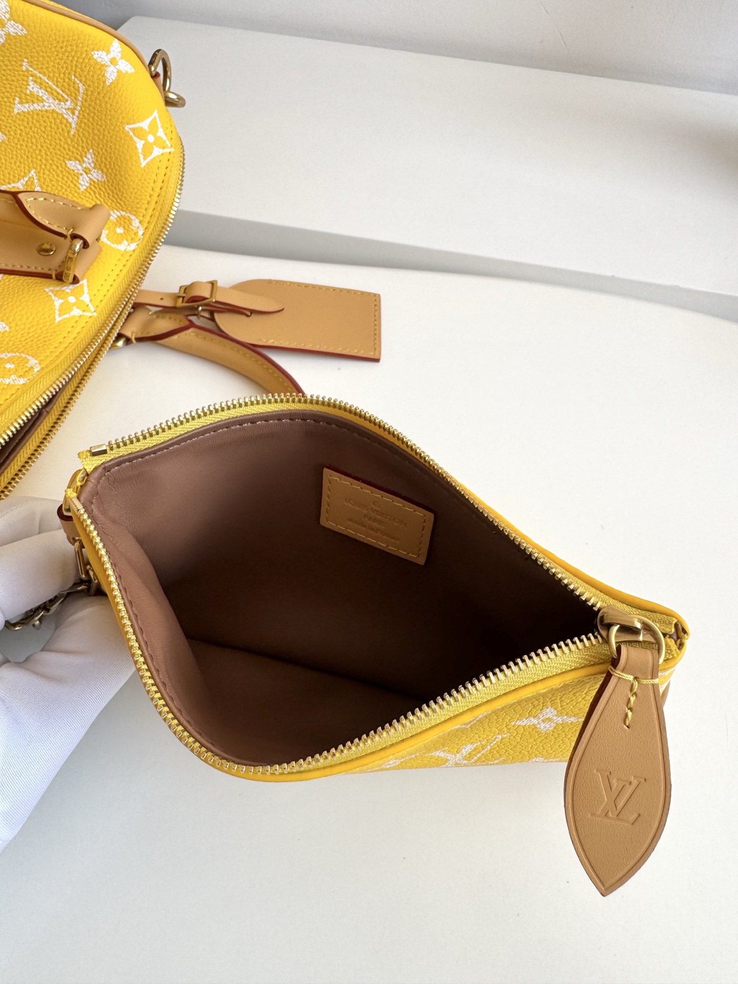 Louis Vuitton Basic Bag Cow Leather 23cm-m-l-s