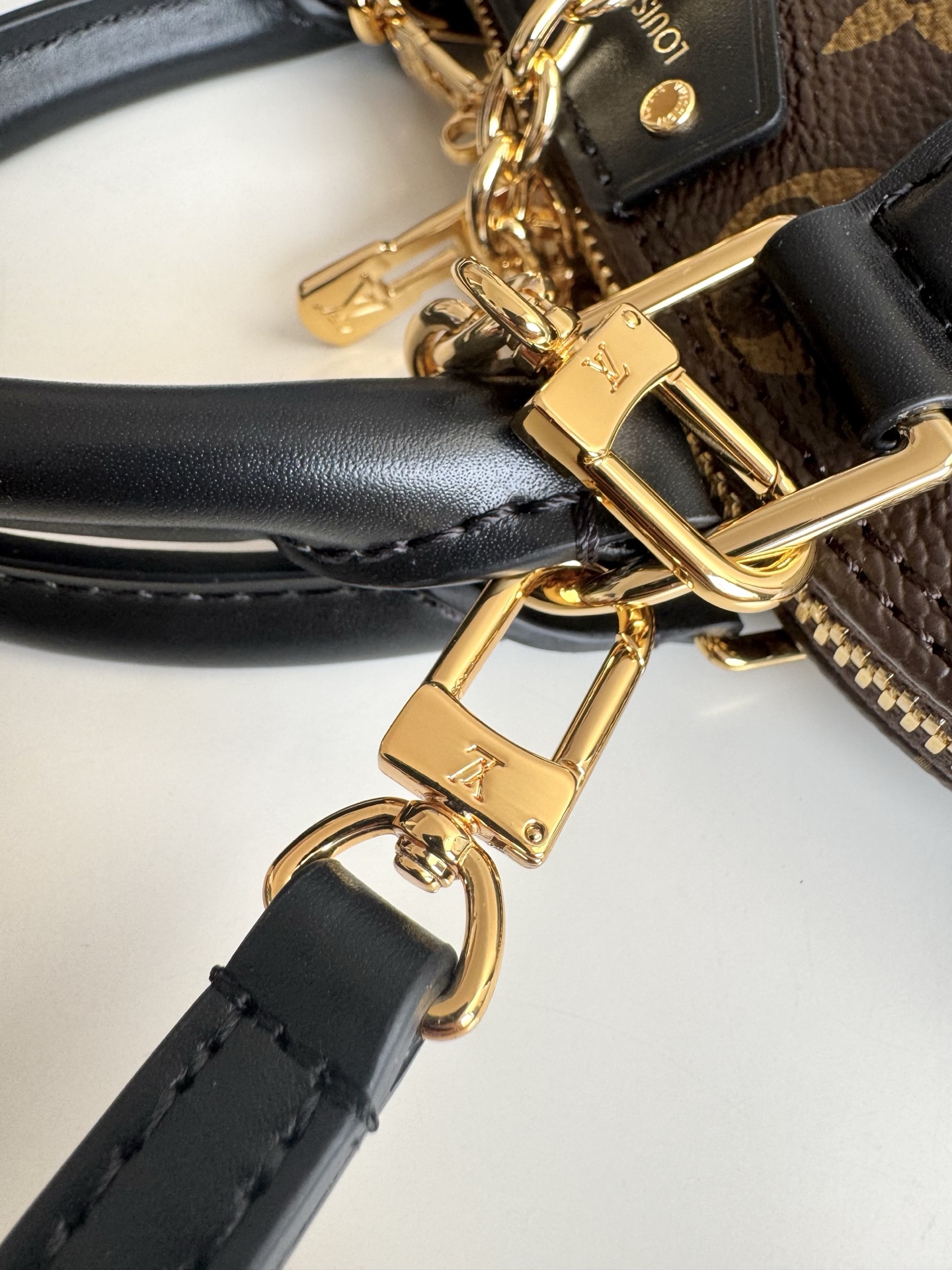 Louis Vuitton Basic Bag Canvas 11cm-m-l