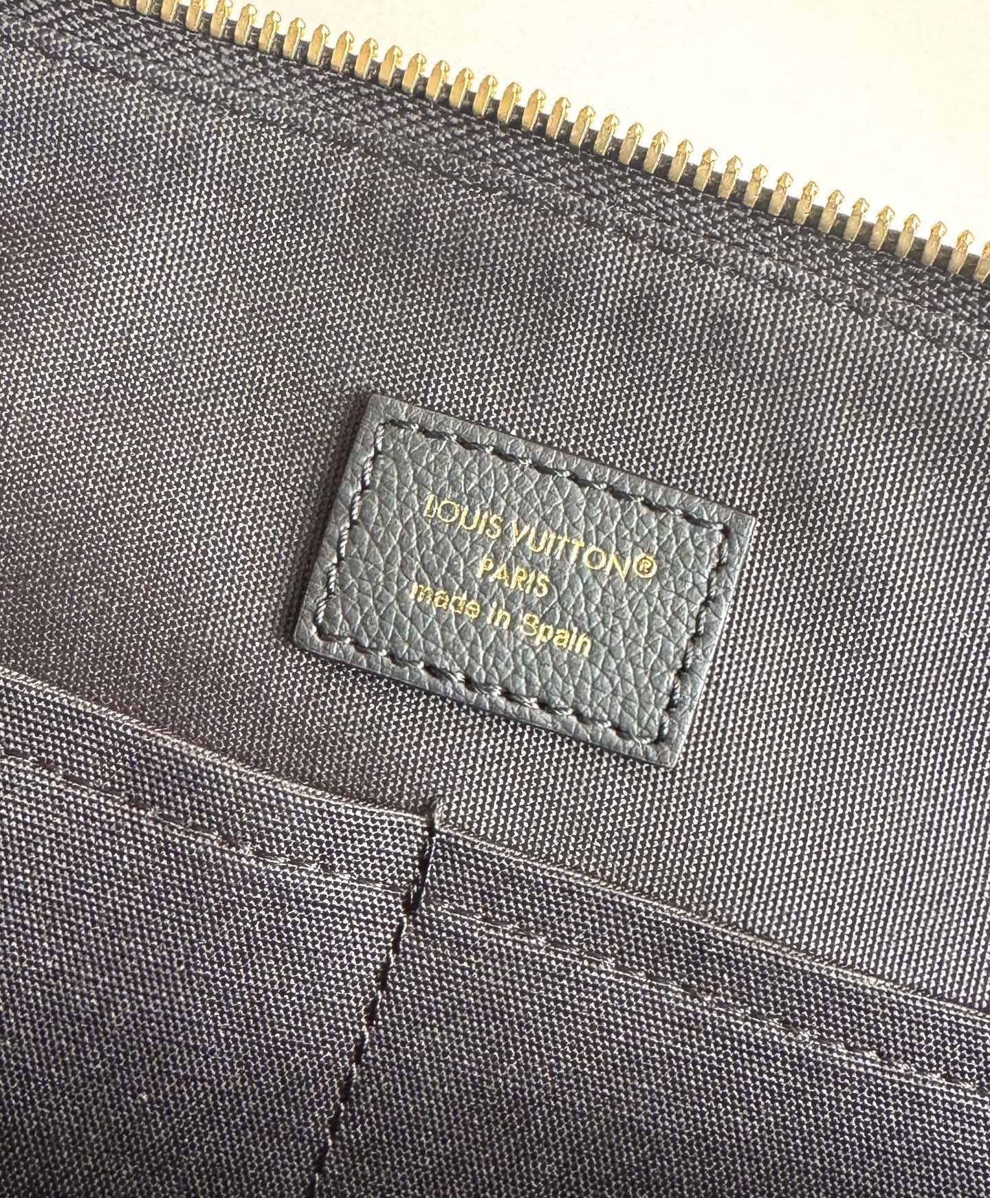 Louis Vuitton Basic Bag Cow Leather Gold M-l