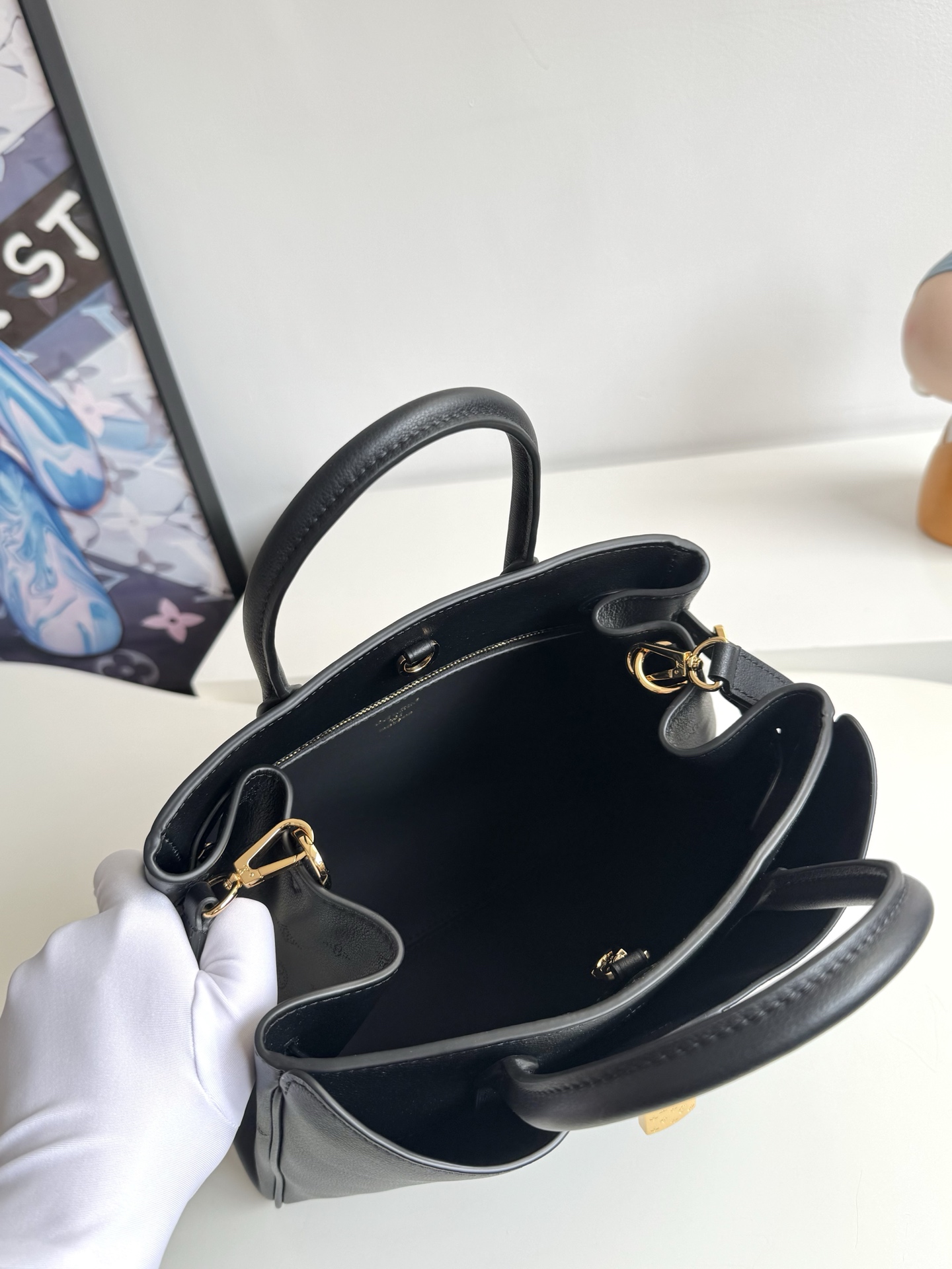 Louis Vuitton Basic Bag Cow Leather M