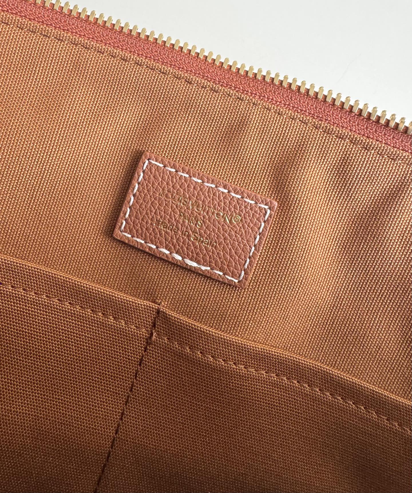 Louis Vuitton Basic Bag Cow Leather Gold M-l