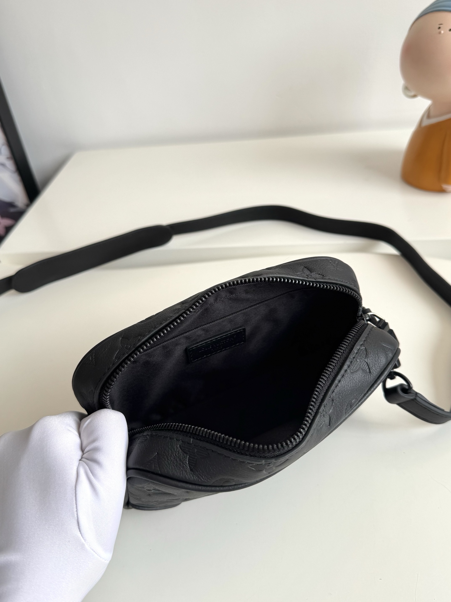 Louis Vuitton Crossbody Bag Cow Leather M-s