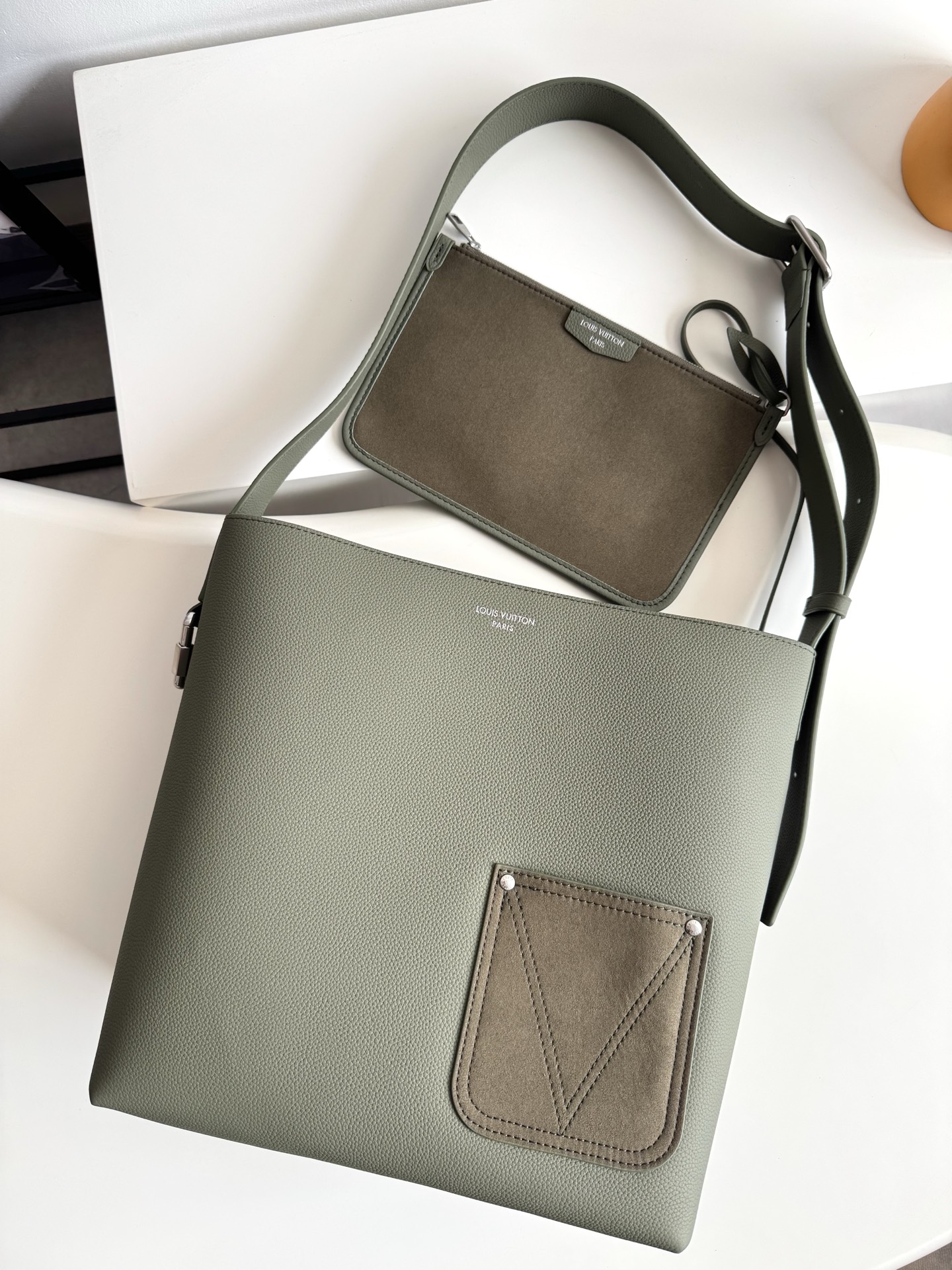 Louis Vuitton Basic Bag Cow Leather M-l-s