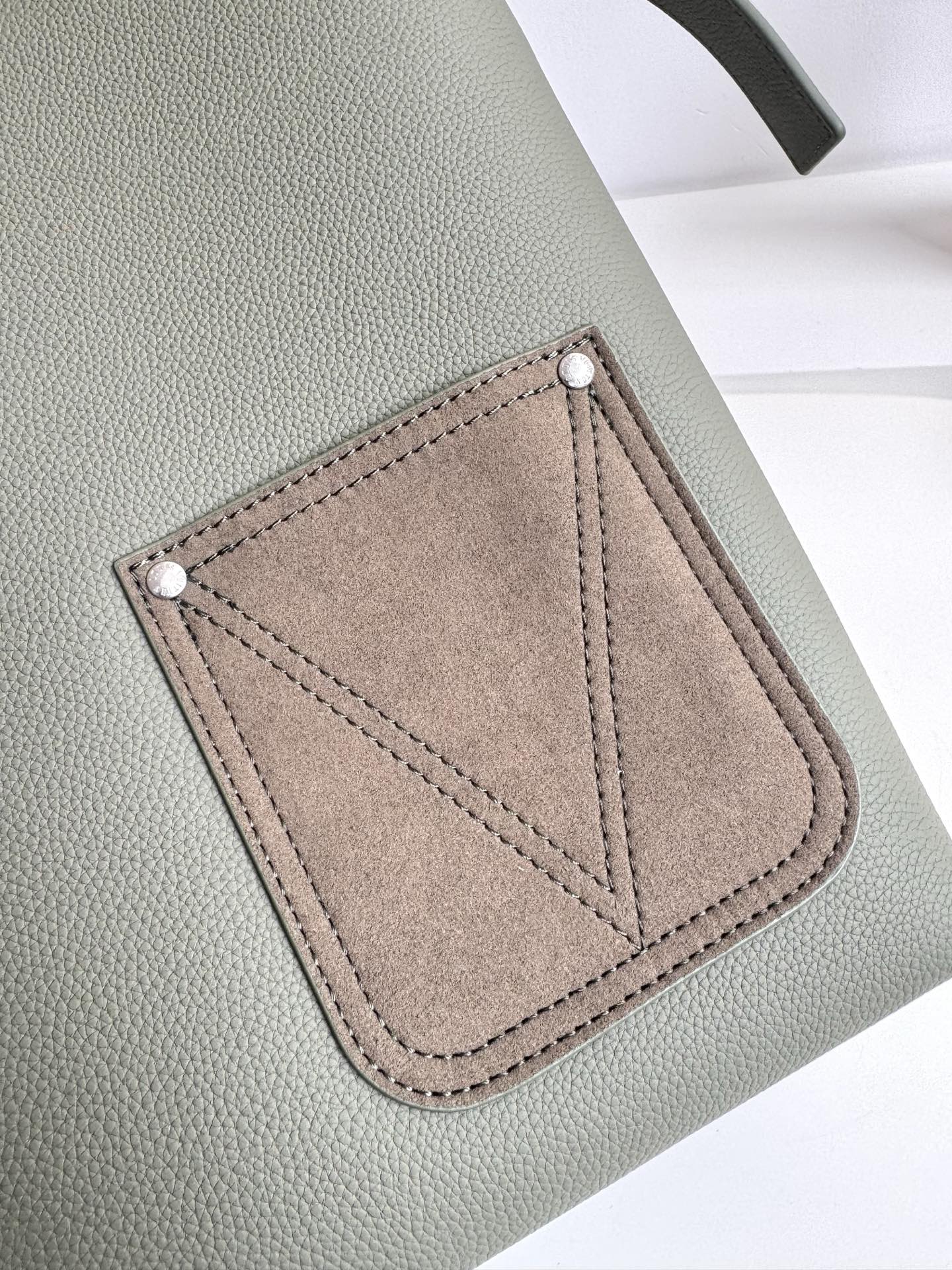 Louis Vuitton Basic Bag Cow Leather M-l-s