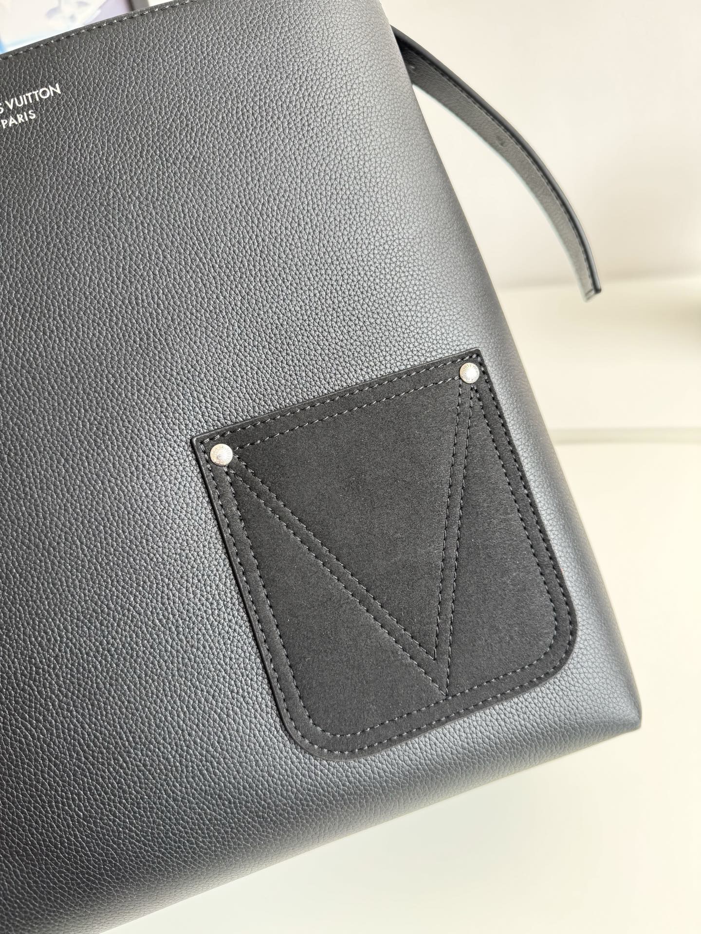 Louis Vuitton Basic Bag Cow Leather M-l-s