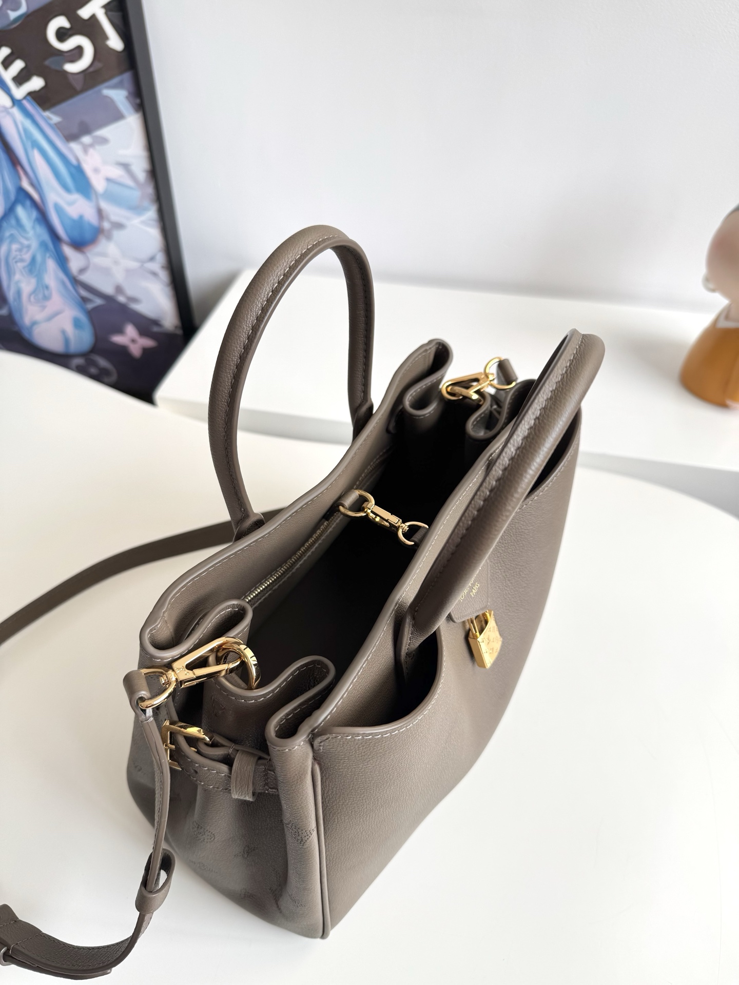 Louis Vuitton Basic Bag Cow Leather M