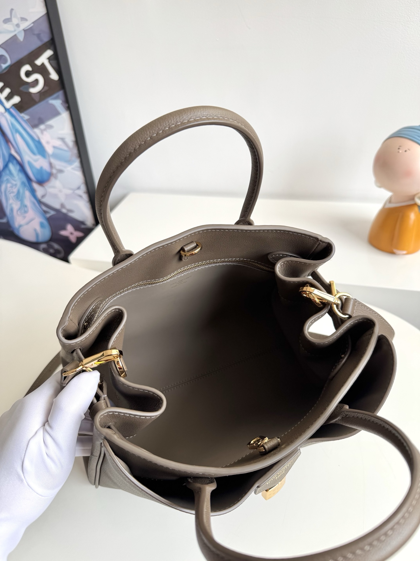 Louis Vuitton Basic Bag Cow Leather M