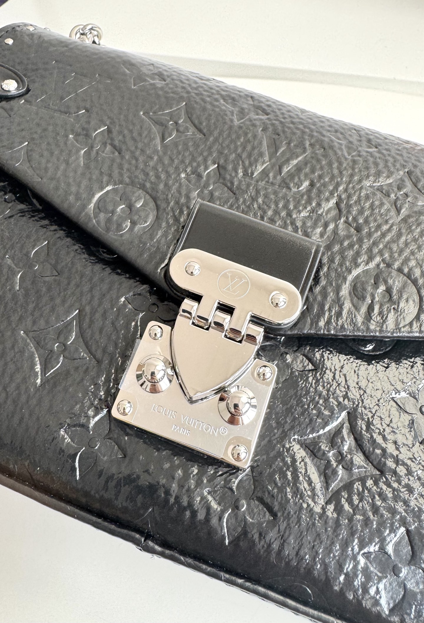 Louis Vuitton Basic Bag M-l-s