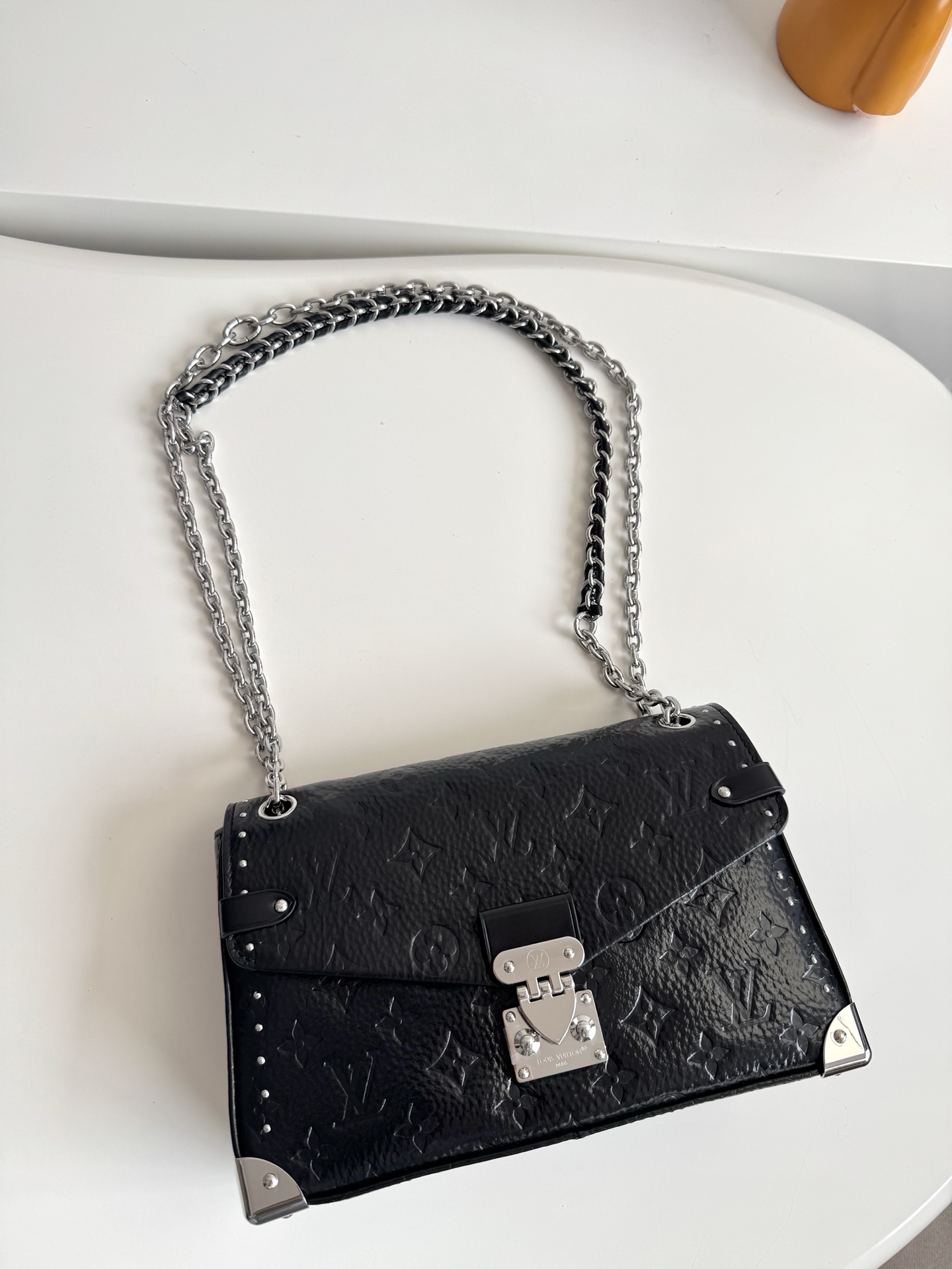 Louis Vuitton Basic Bag M-l-s