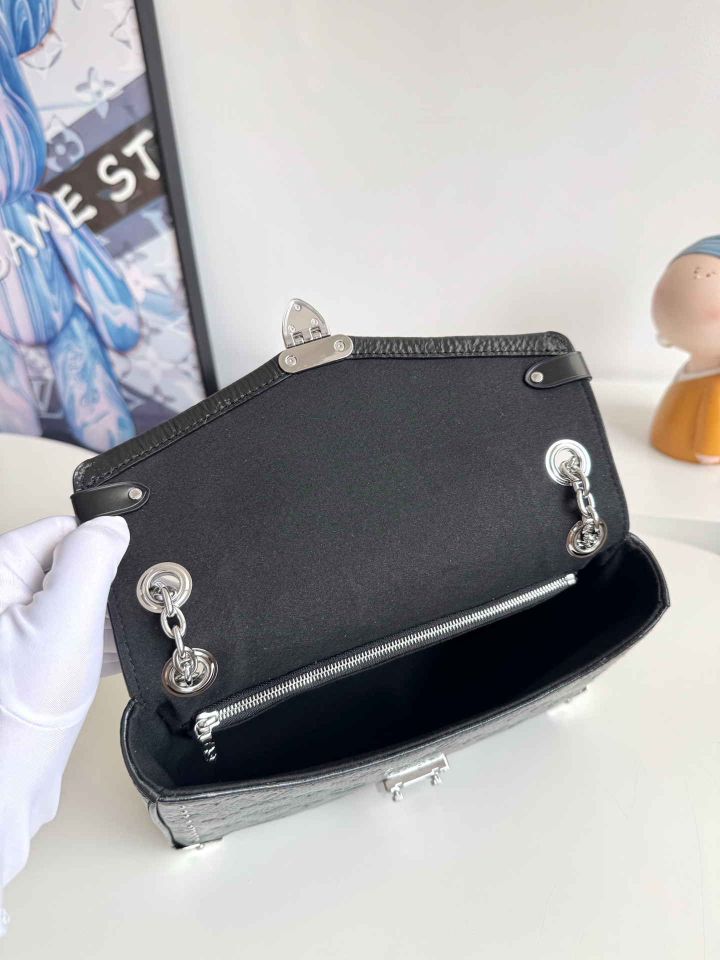 Louis Vuitton Basic Bag M-l-s