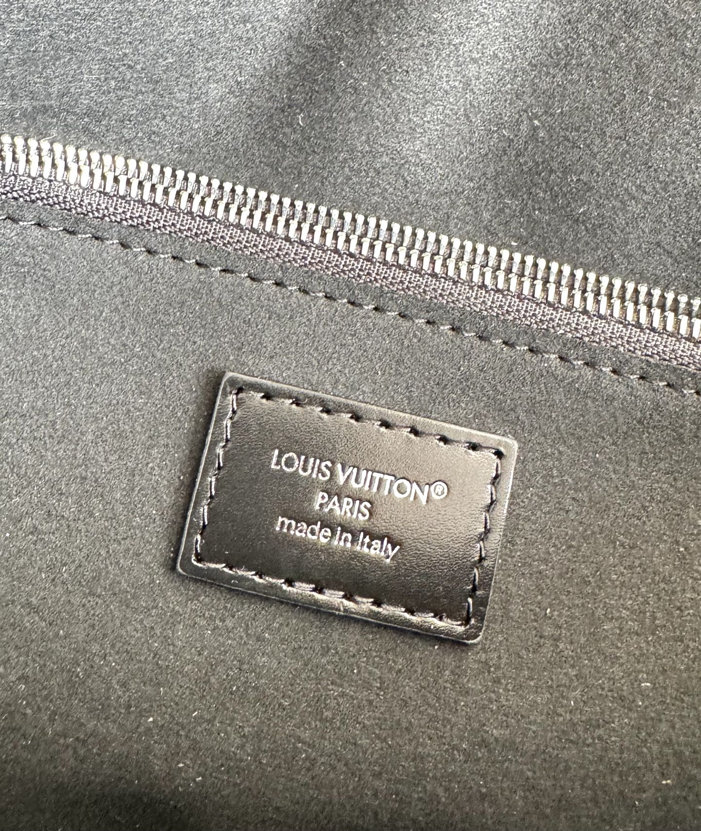 Louis Vuitton Basic Bag M-l-s