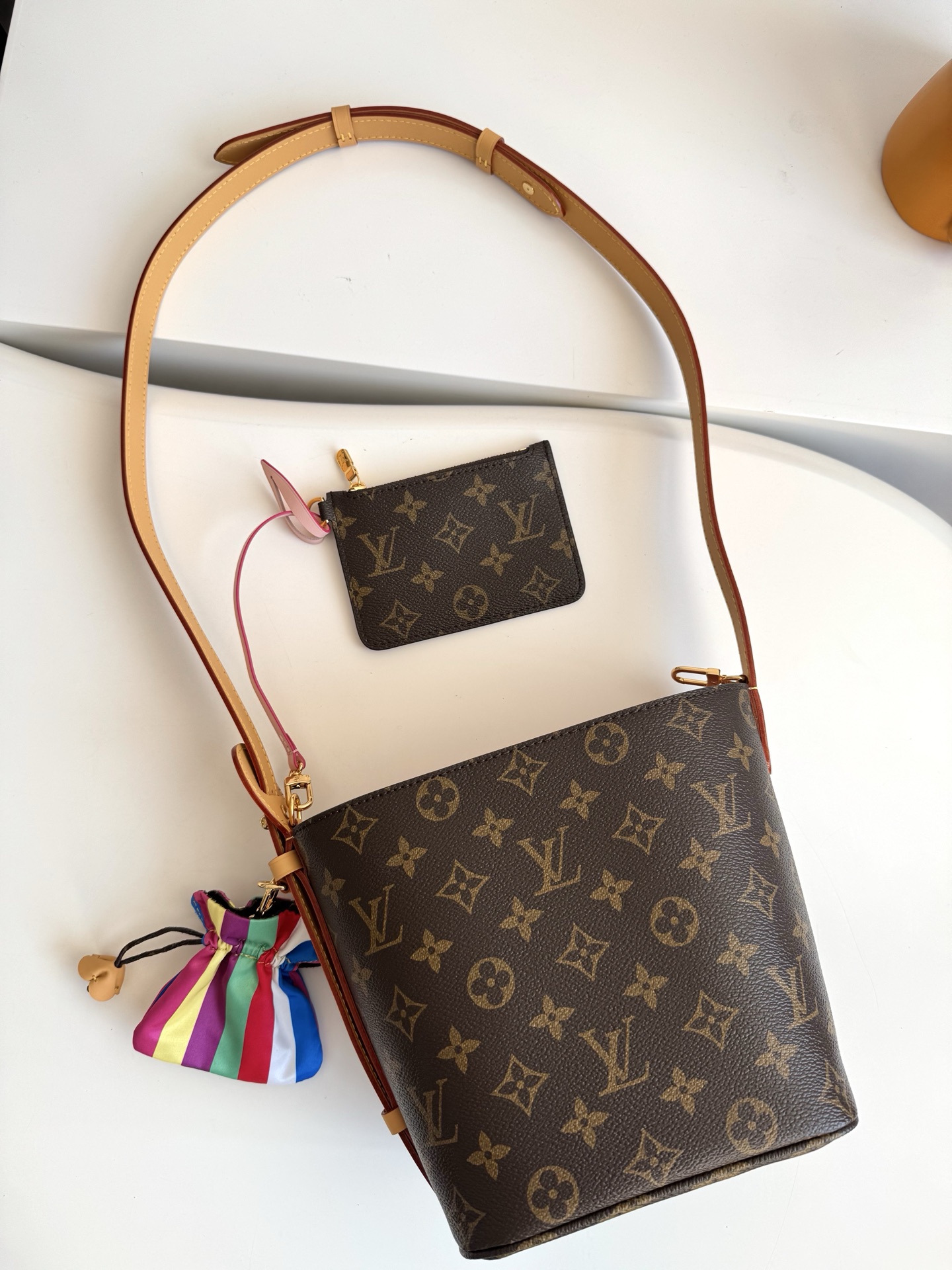 Louis Vuitton Basic Bag Canvas 12cm-m-l