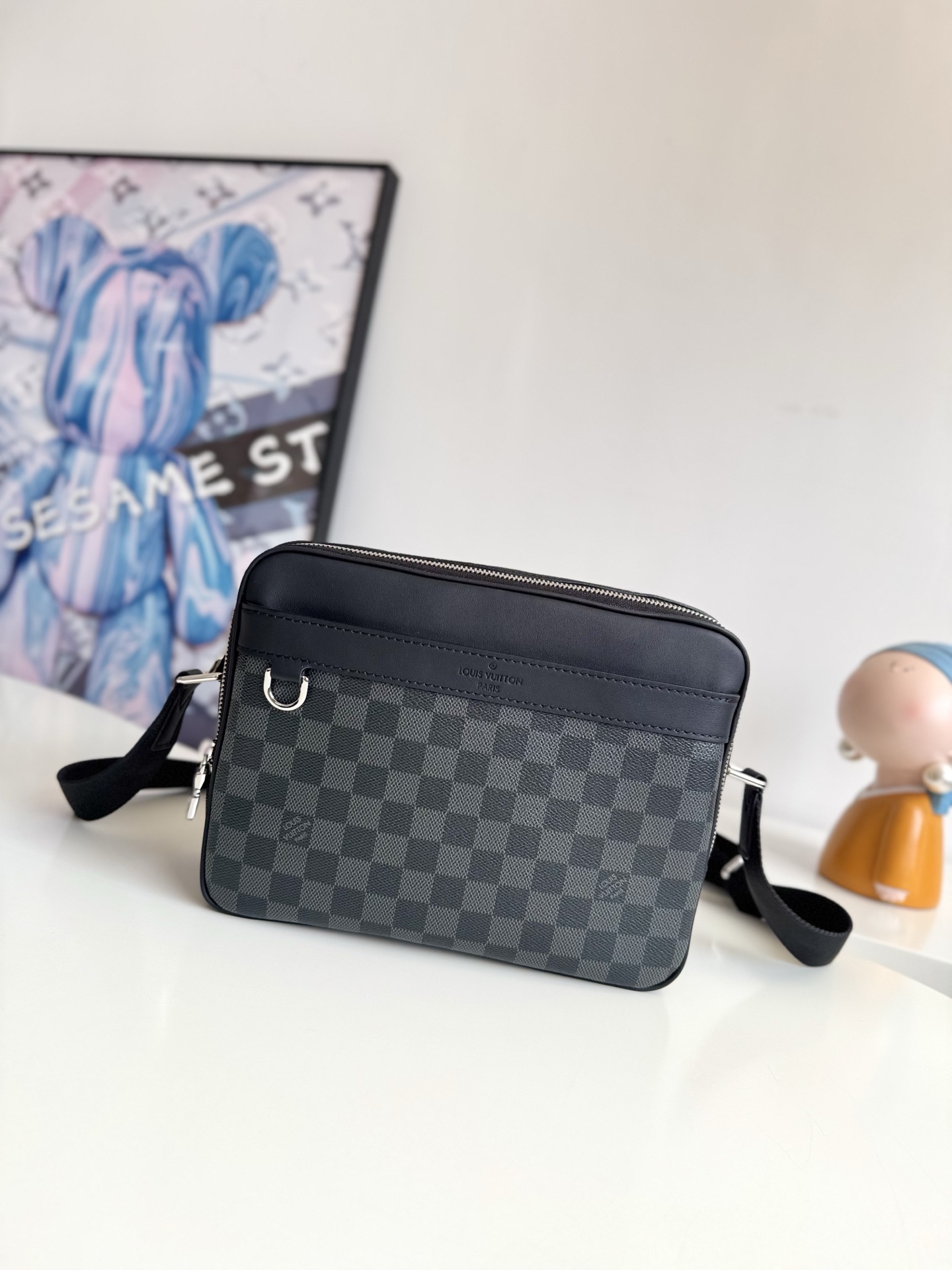 Louis Vuitton Messenger Bag Canvas M