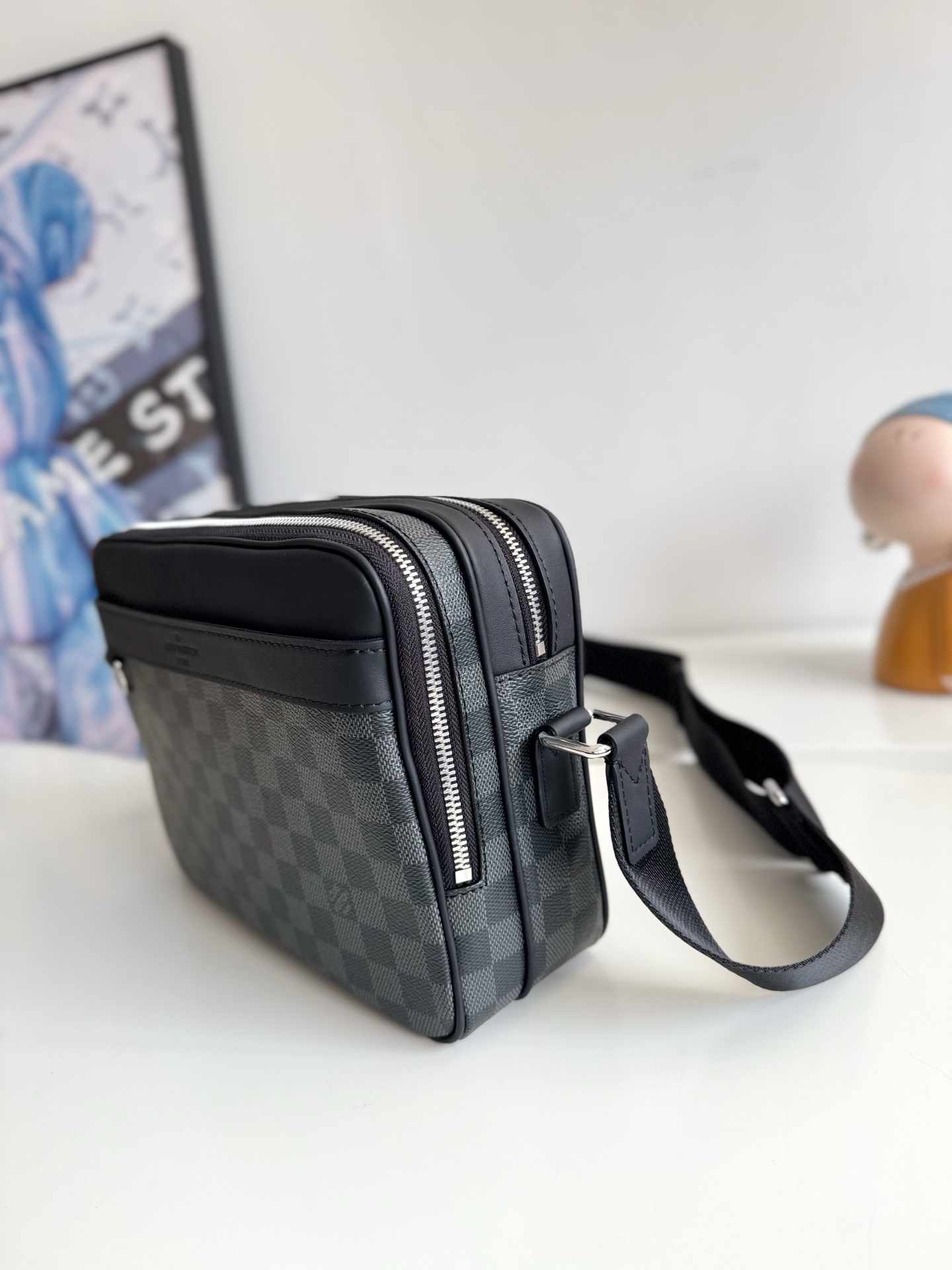 Louis Vuitton Messenger Bag Canvas M