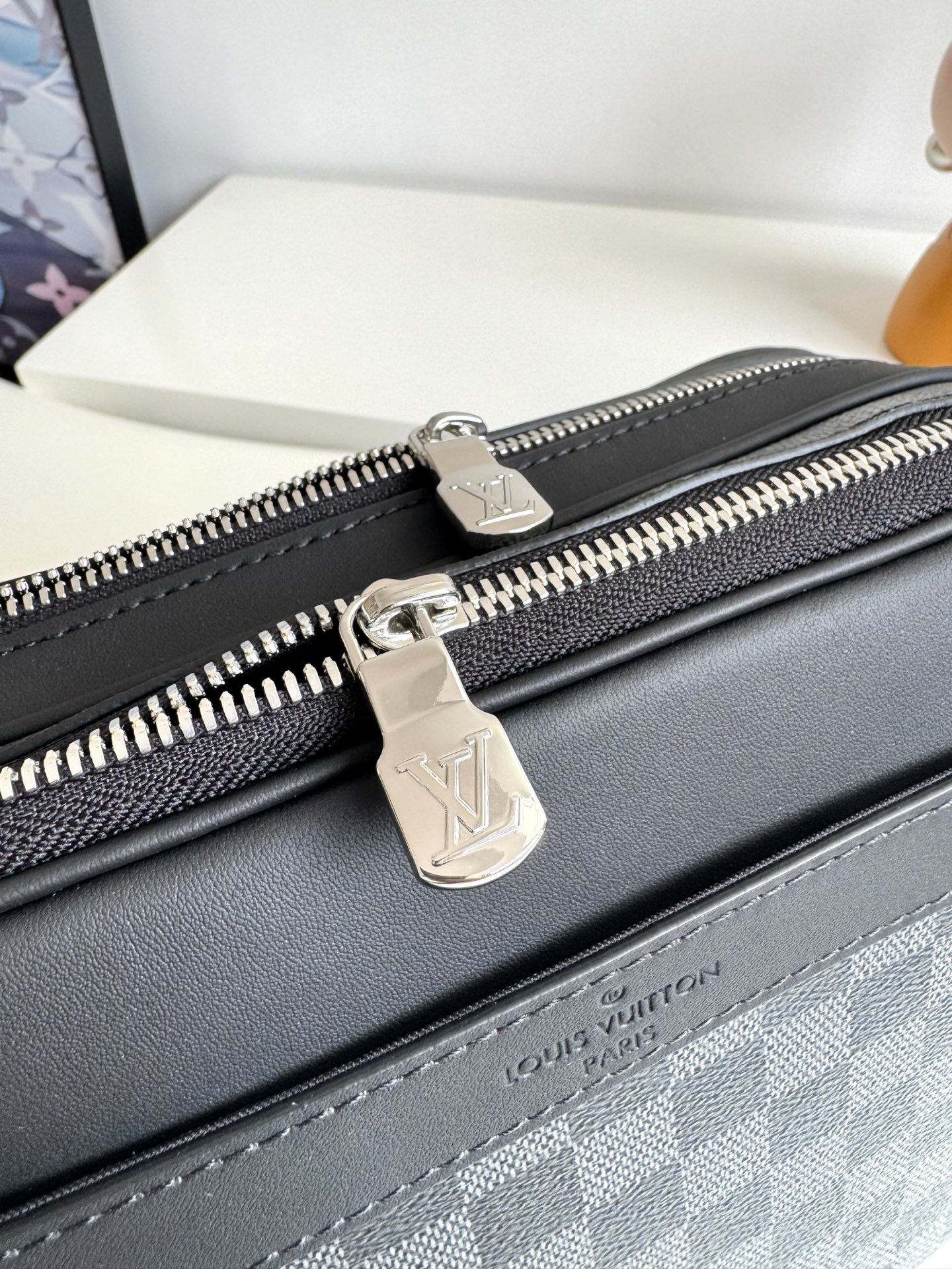 Louis Vuitton Messenger Bag Canvas M