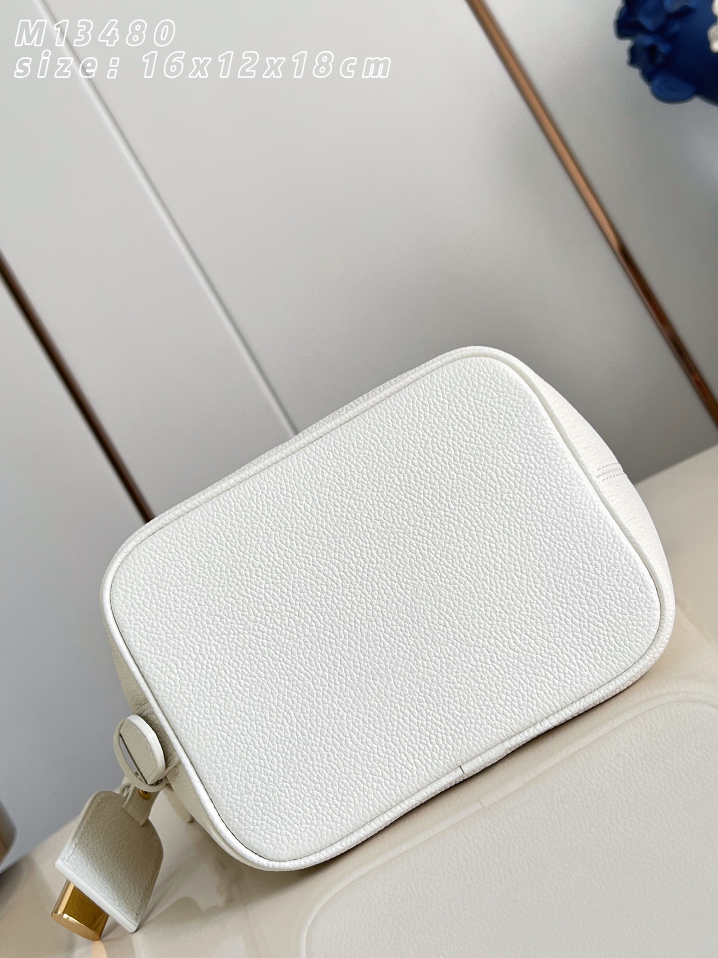 Louis Vuitton Basic Bag M-l