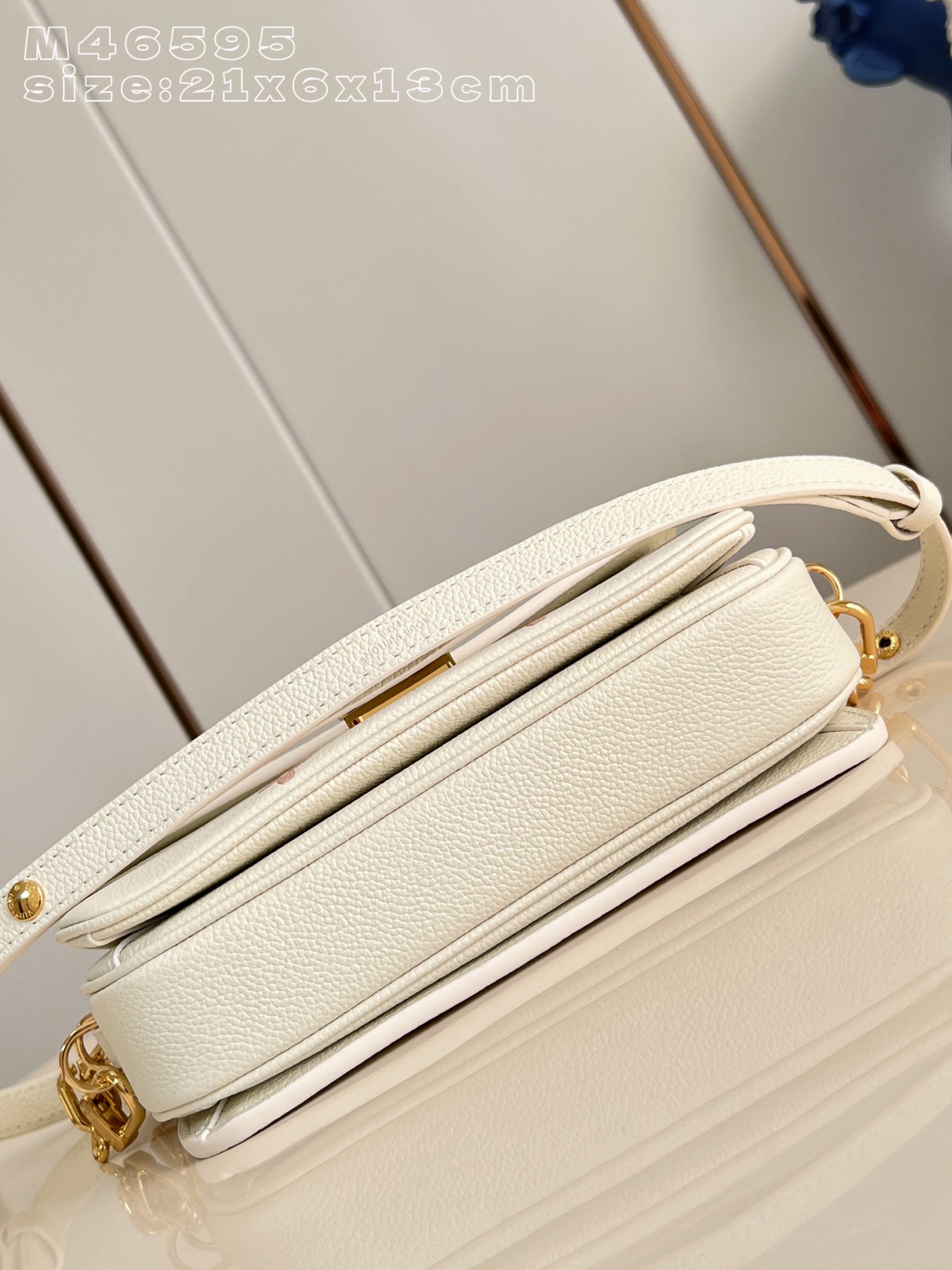 Louis Vuitton Basic Bag M-l-s